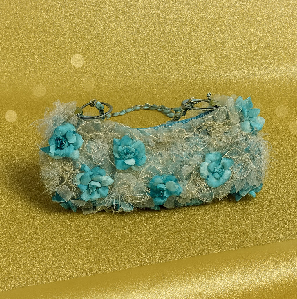 Bolso de Fiesta Flores Celeste con Cadena Plateada