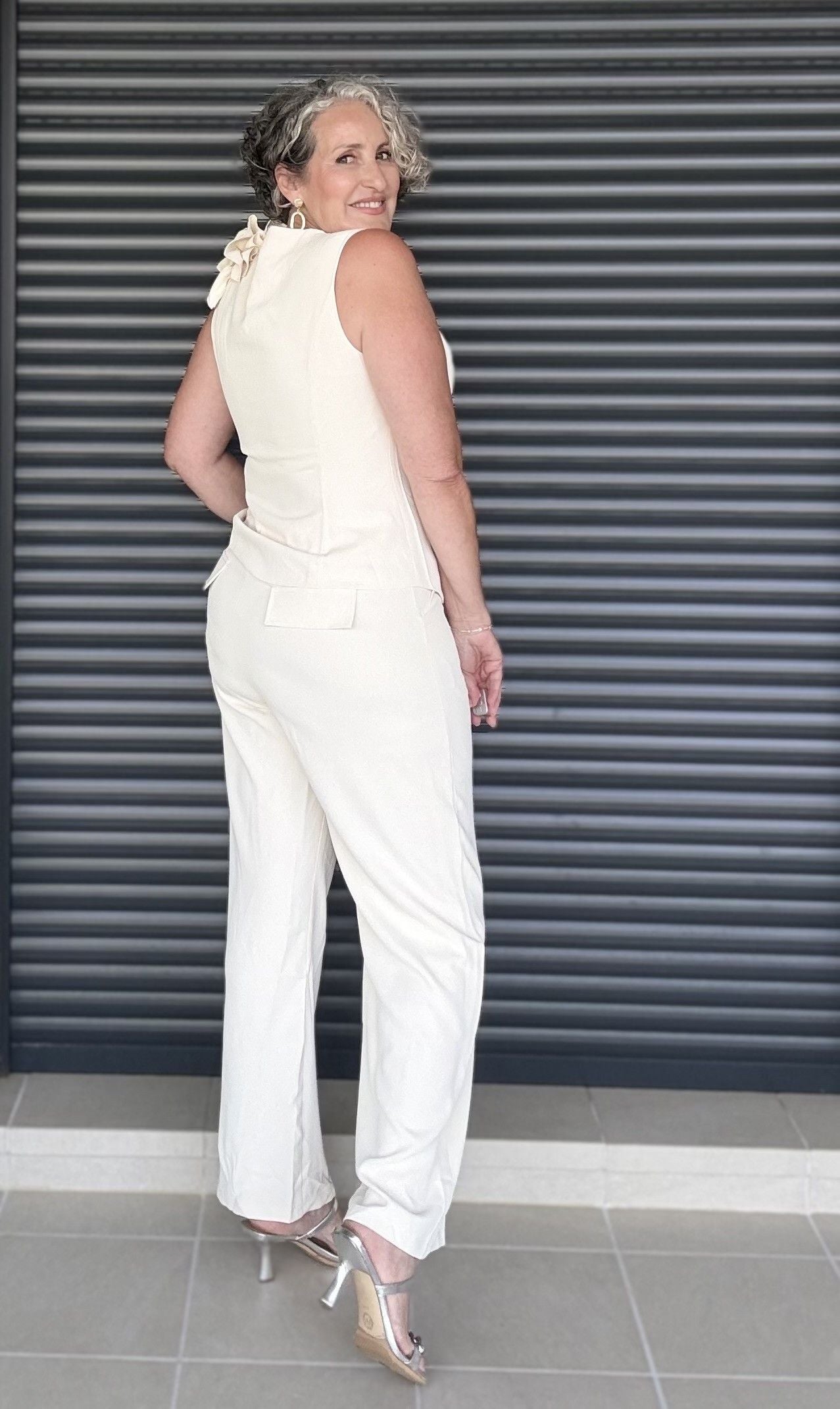 Conjunto Dos Piezas Chaleco y Pantalón Beige
