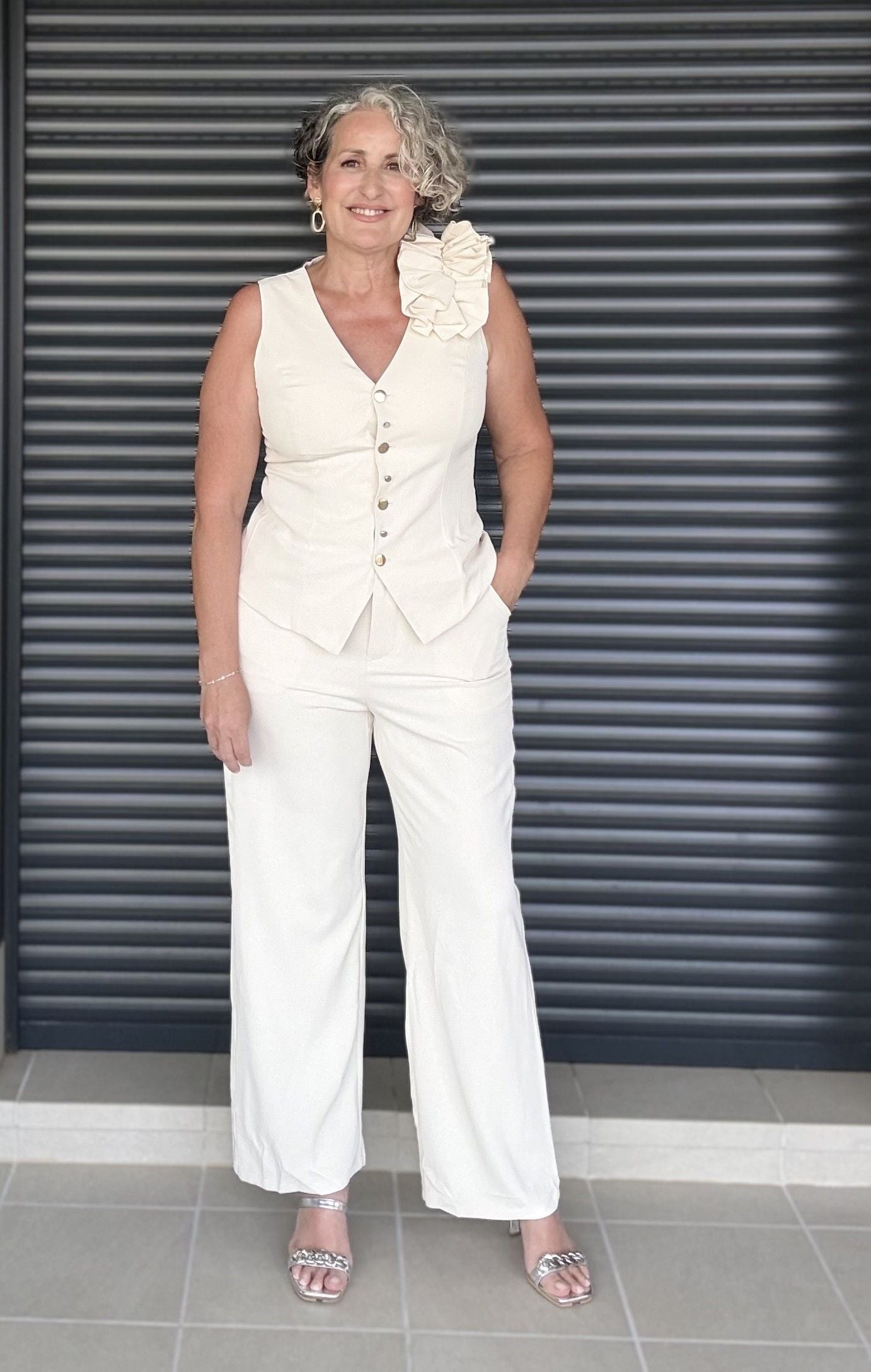 Conjunto Dos Piezas Chaleco y Pantalón Beige