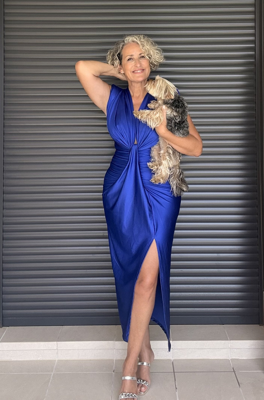 Vestido Diva Azul con Raja Delantera