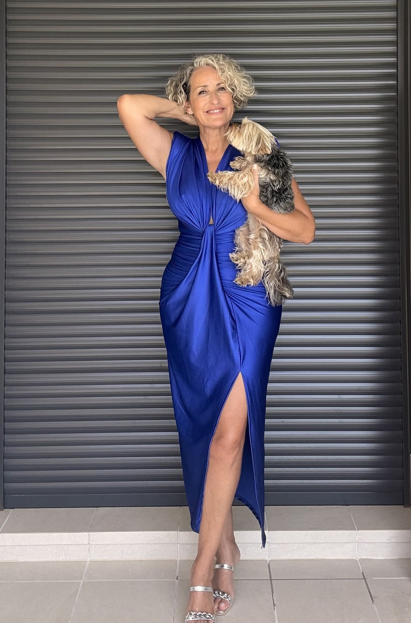 Vestido Diva Azul con Raja Delantera