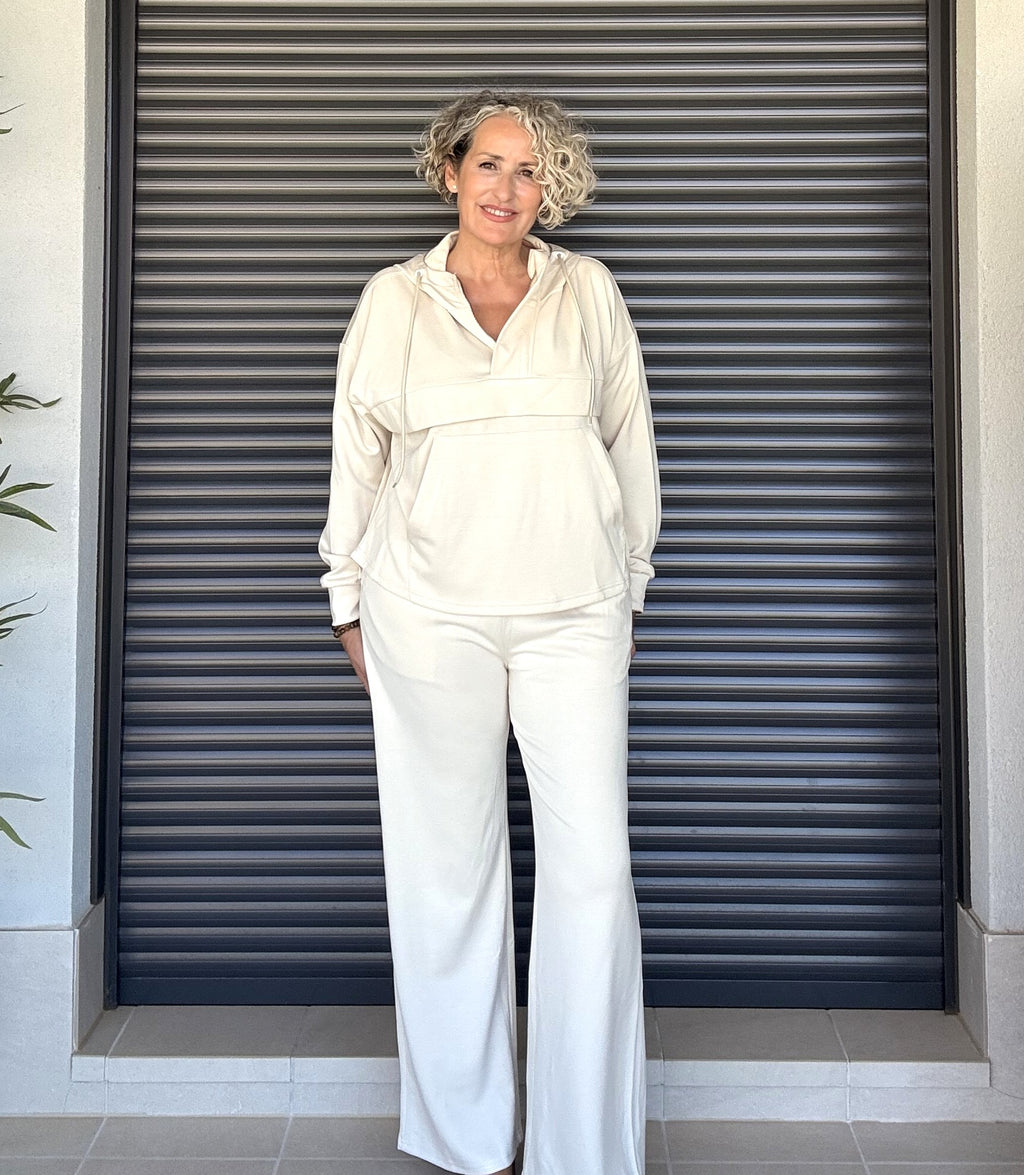 Pantalón Beige Pata Ancha con Bolsillos Laterales