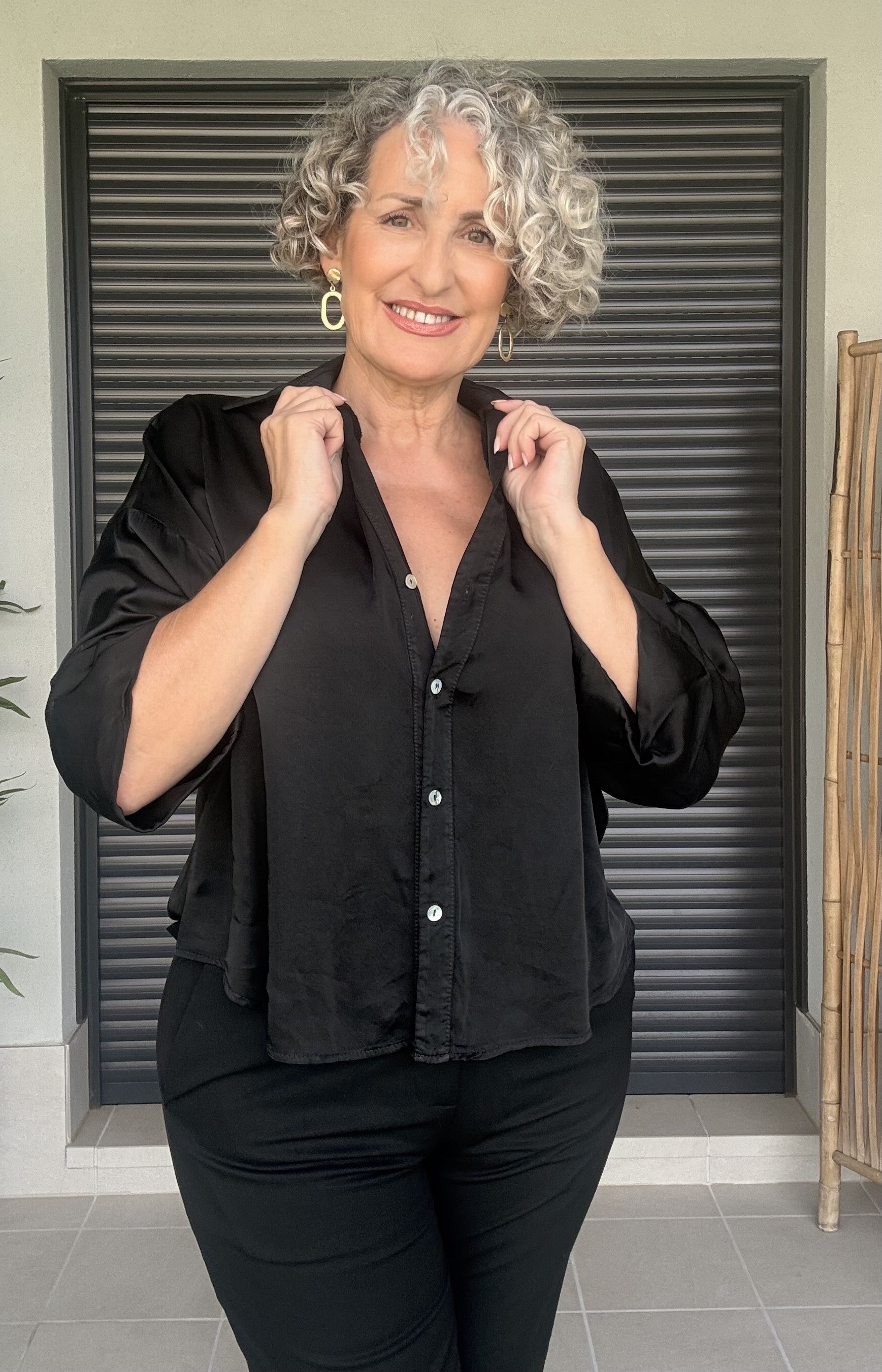 Camisa Satinada Negra