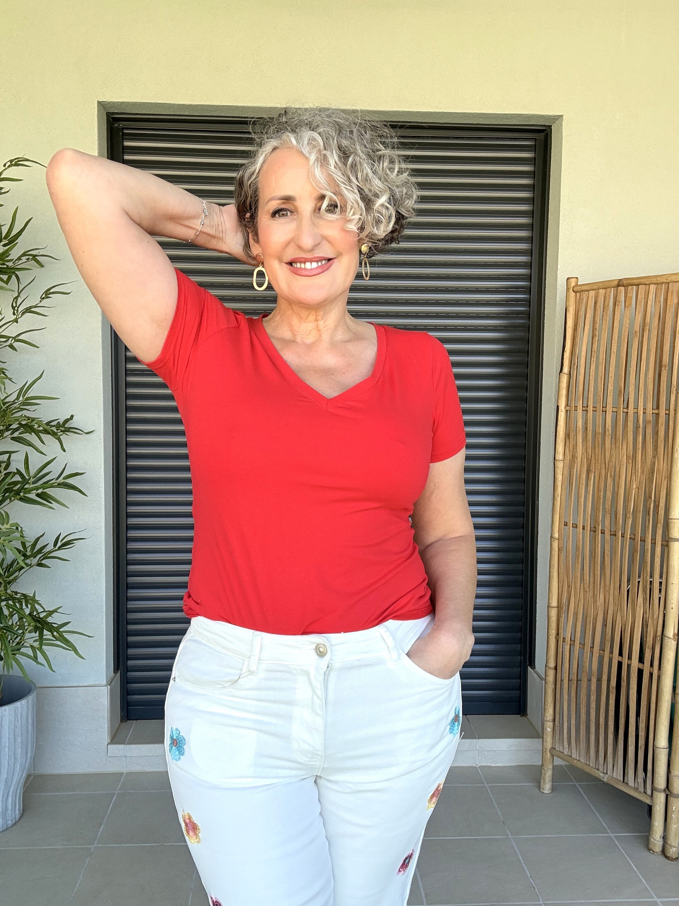 Camiseta Básica Roja Escote en V