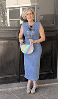 Vestido Denim Largo Cuello Caja con Abertura Trasera