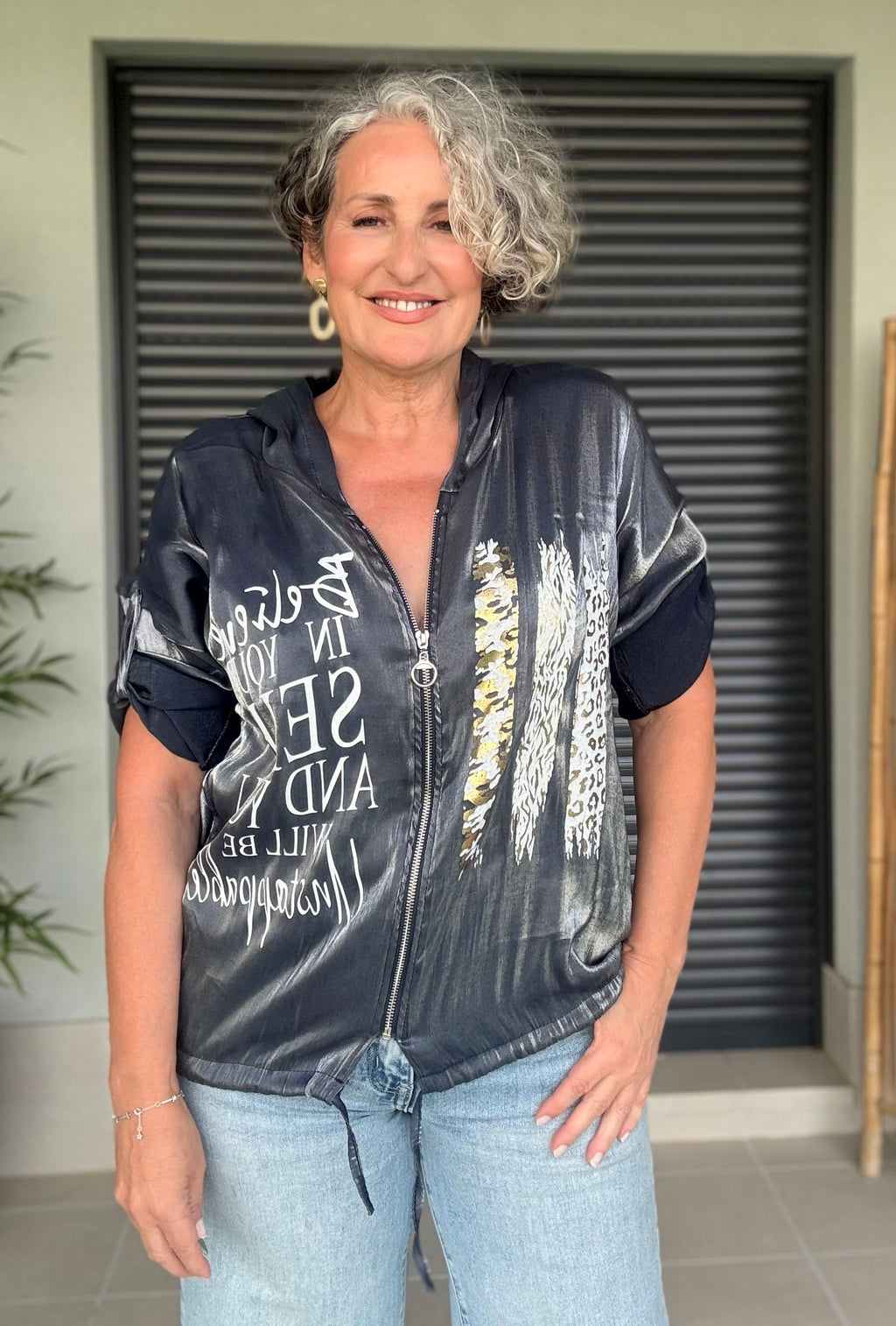 Cazadora Bomber Satinada Gris con Capucha