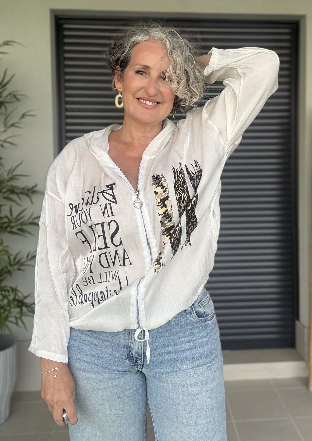 Cazadora Bomber Satinada Blanca con Capucha