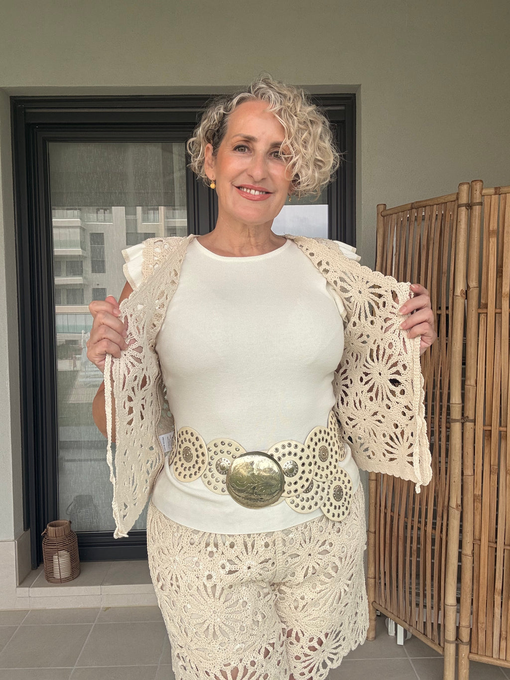 Ensemble Crochet Beige à Paillettes | Gilet et Bermuda