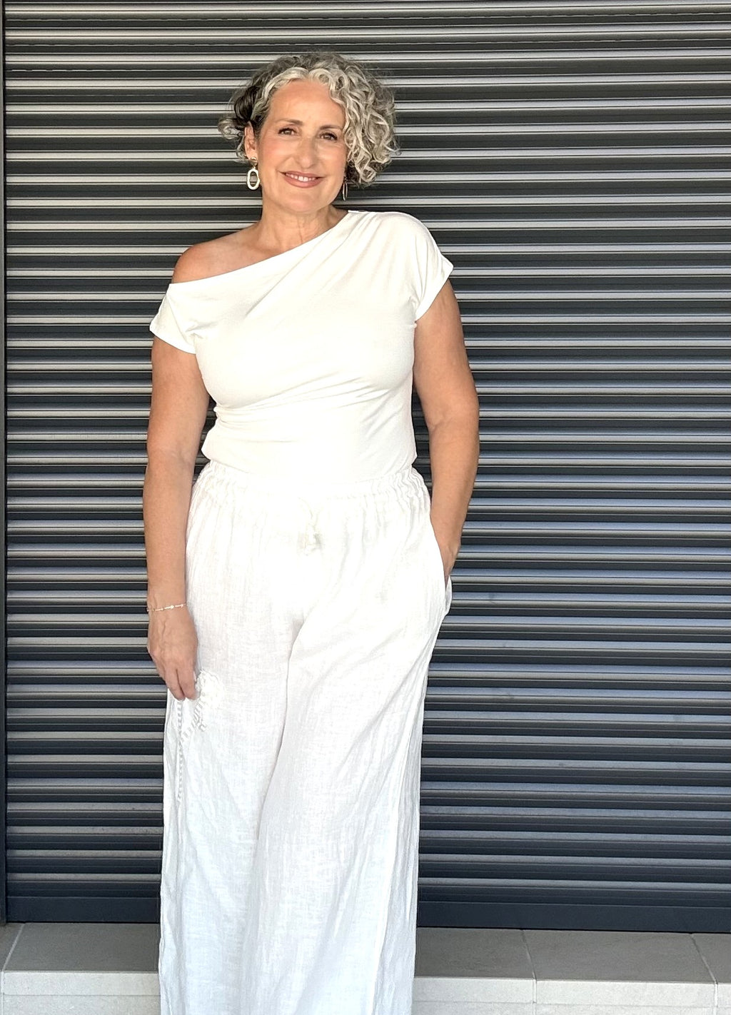 T-shirt con Scollatura alla Bardot Bianca