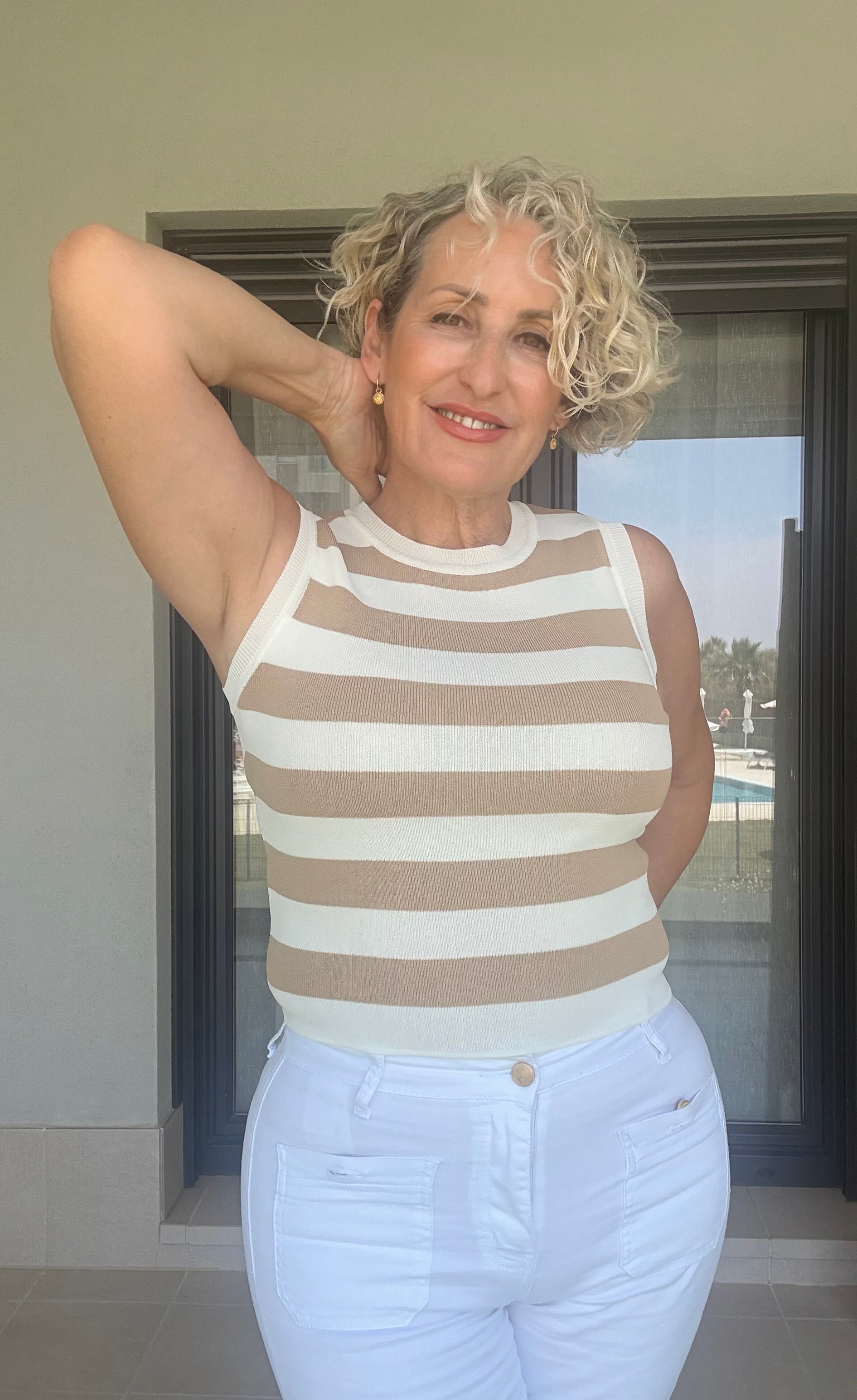 Jersey Marinero Rayas Beige y Blanco con Cuello Caja y Manga Sisa