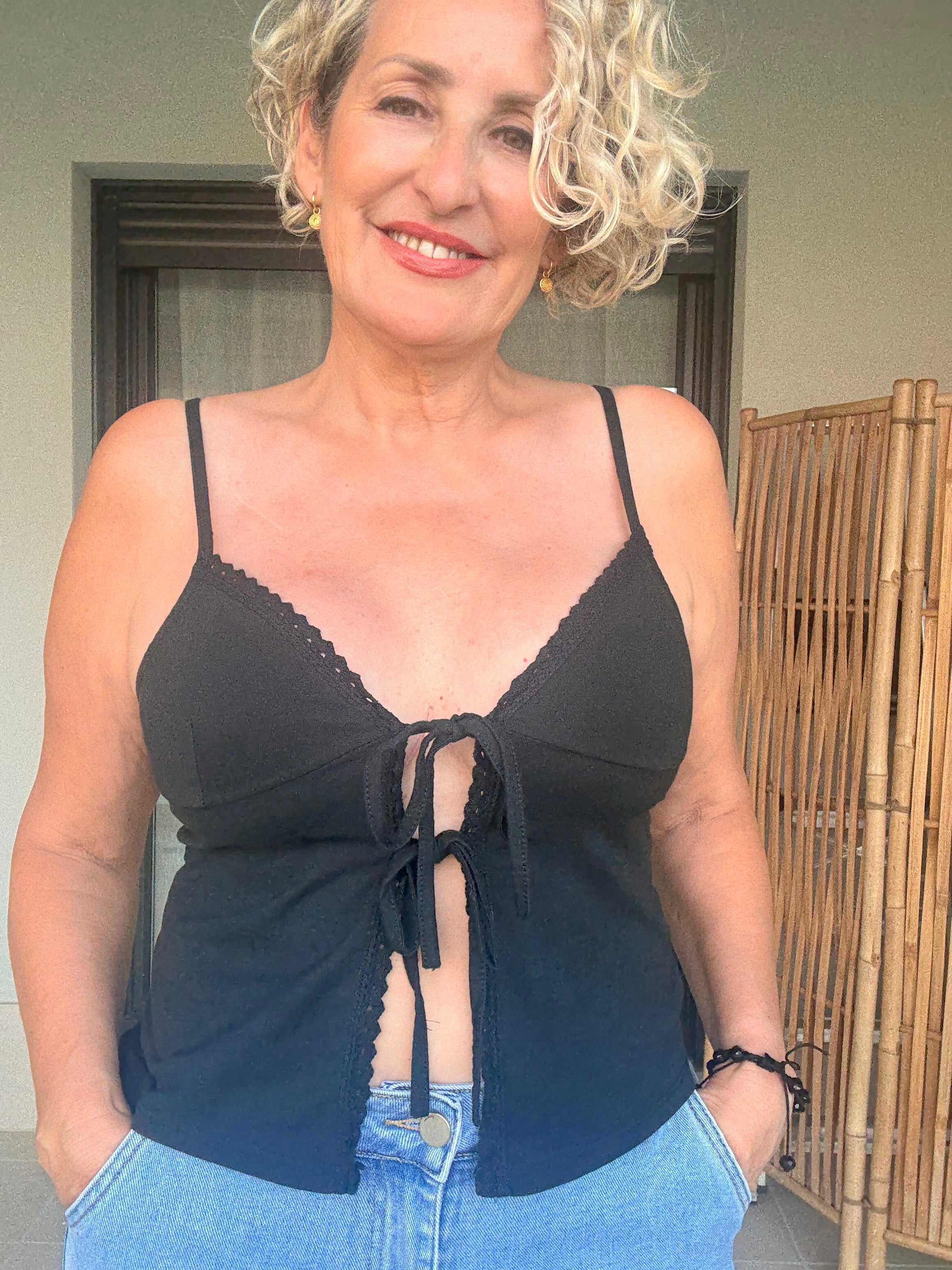 Top Crop de Tirantes con Lazada Frontal