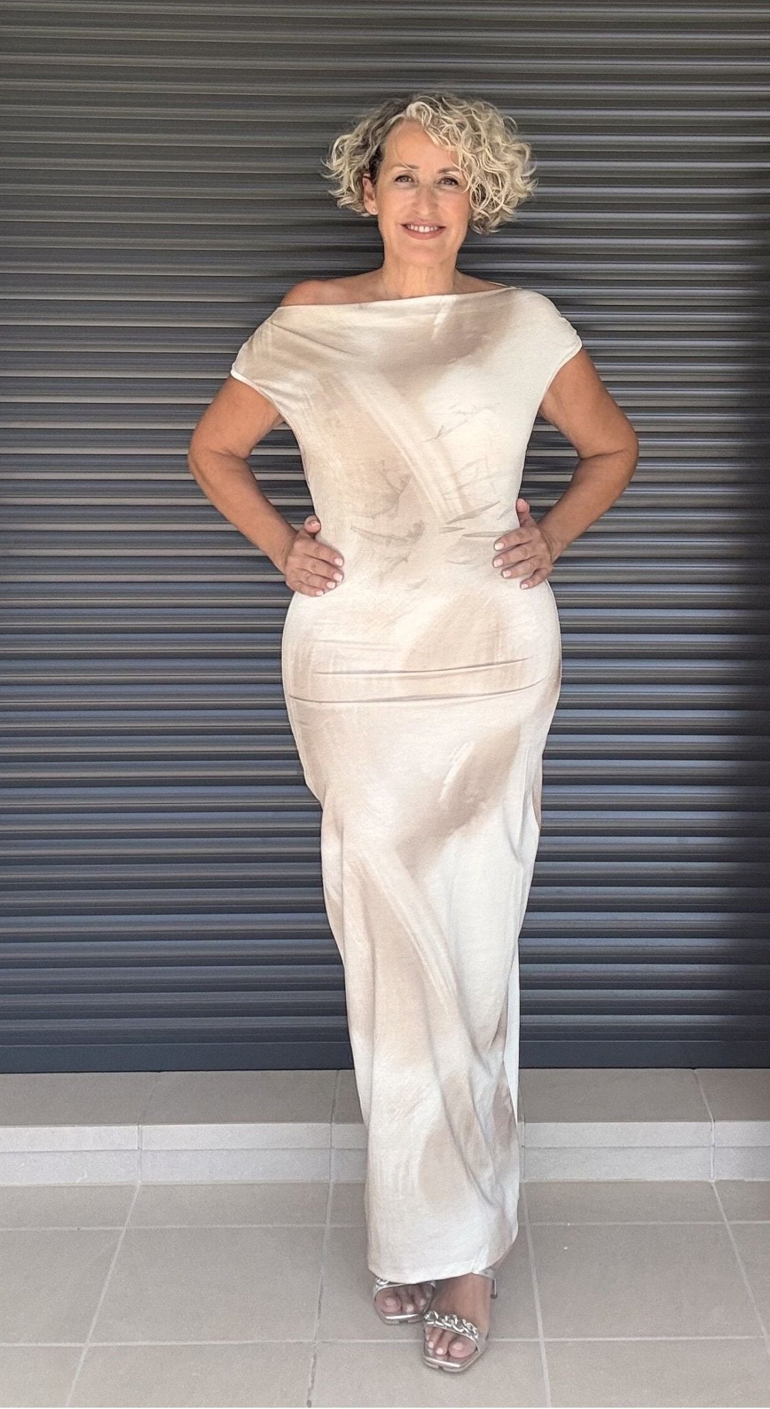 Vestido Beige Escote Bardot - Siro Modas