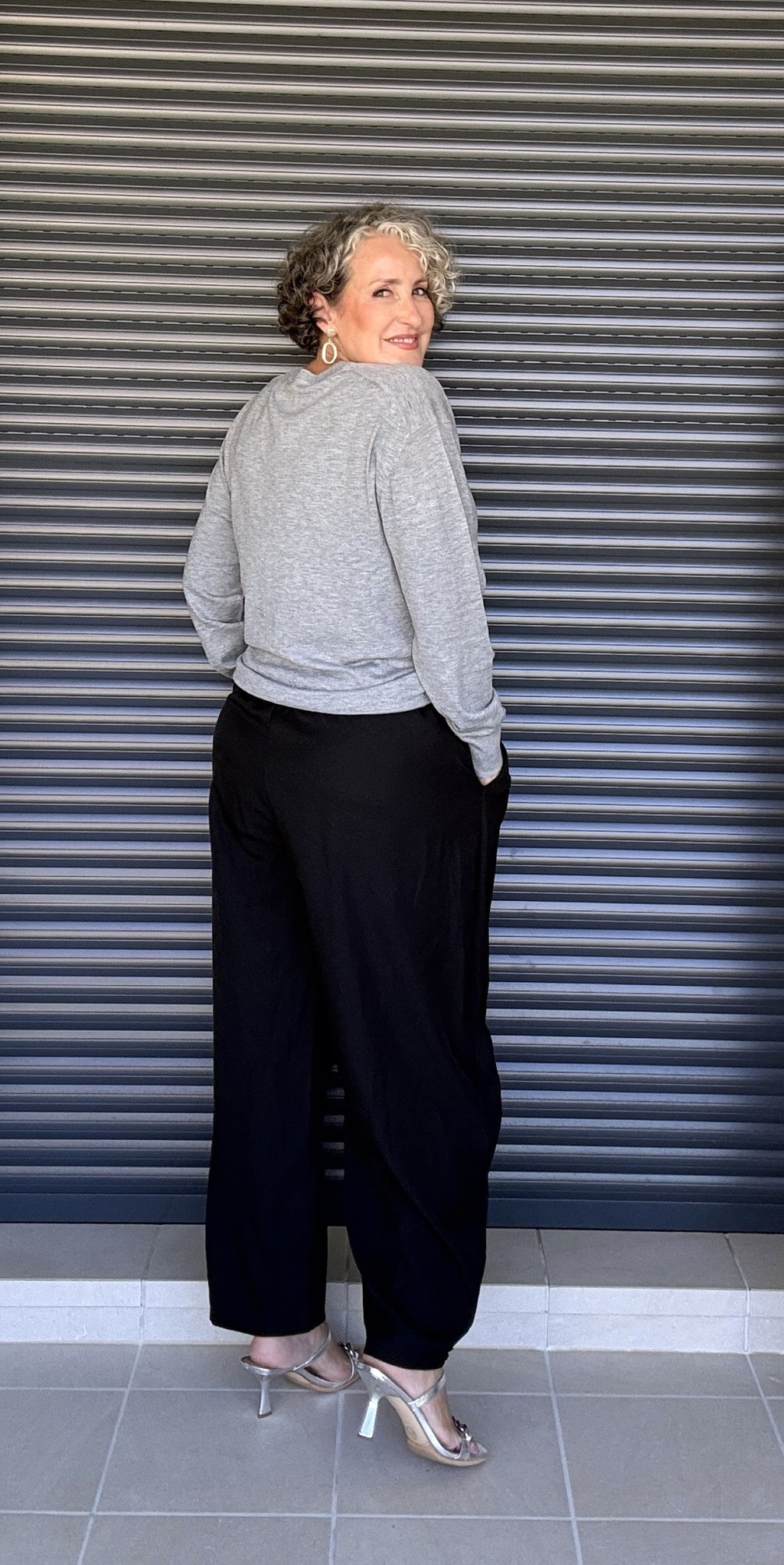 Pantalón Globo Negro con Cinturón