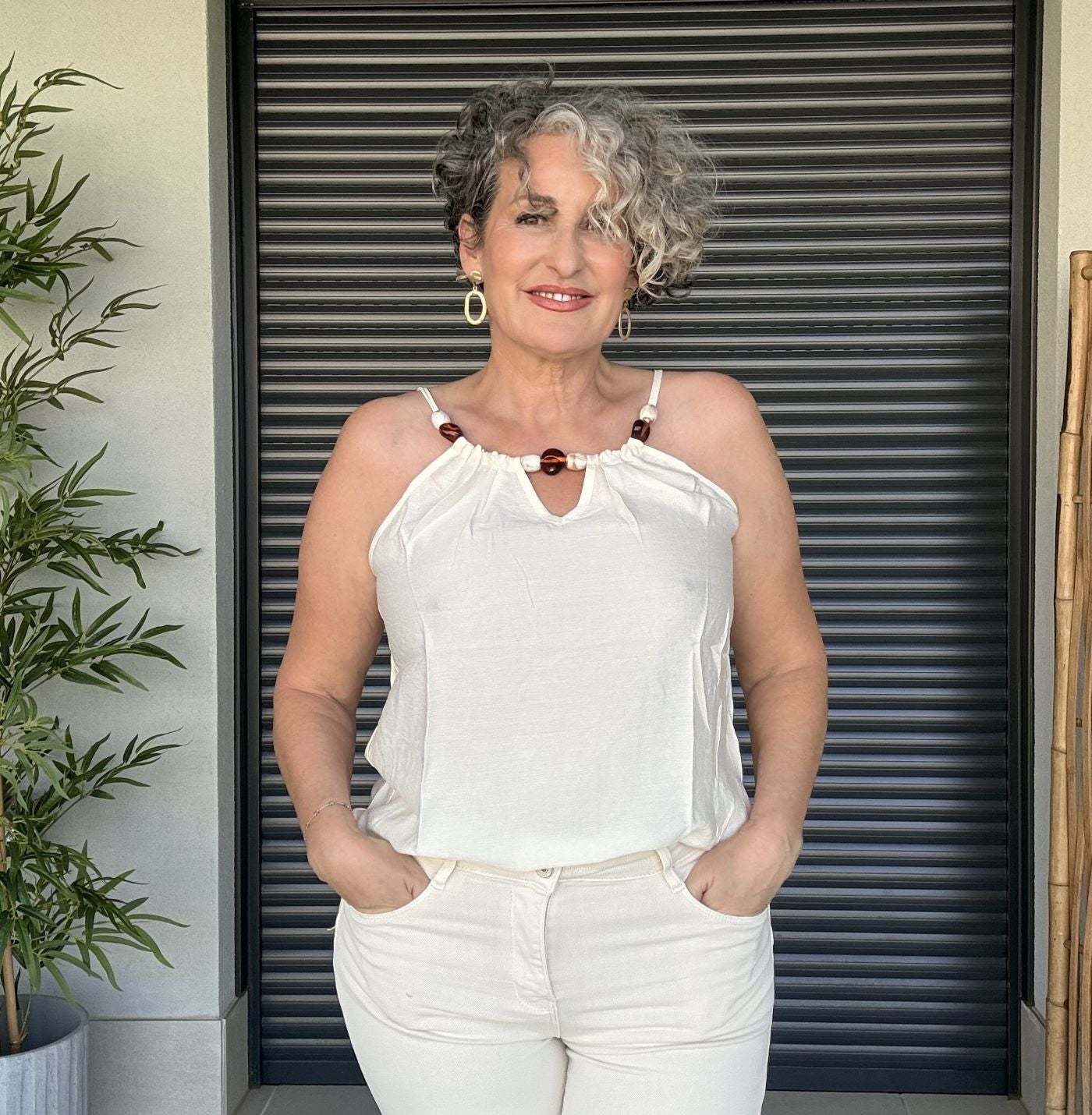 Blusa Halter Beige con Abalorios