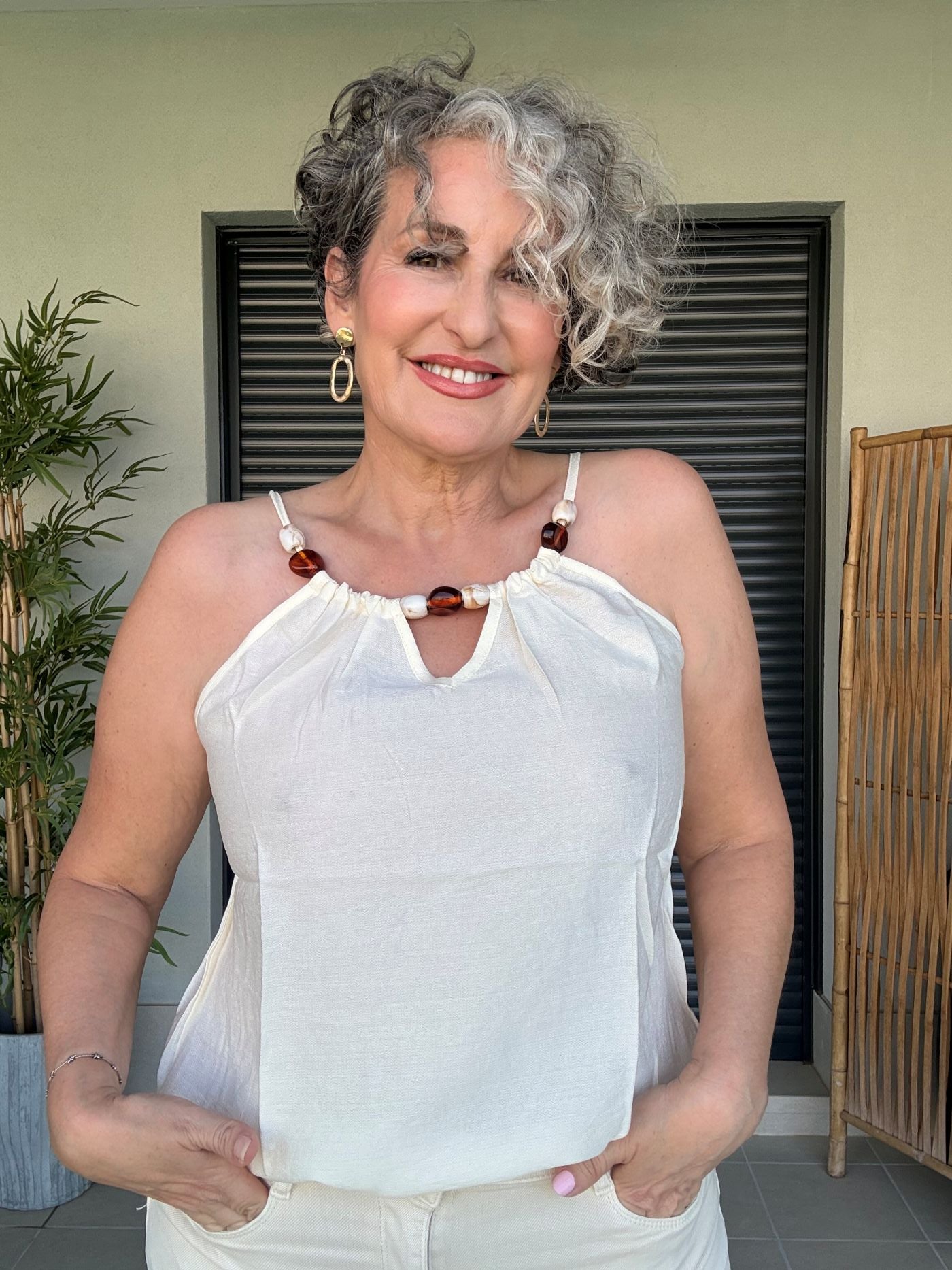 Blusa Halter Beige con Abalorios