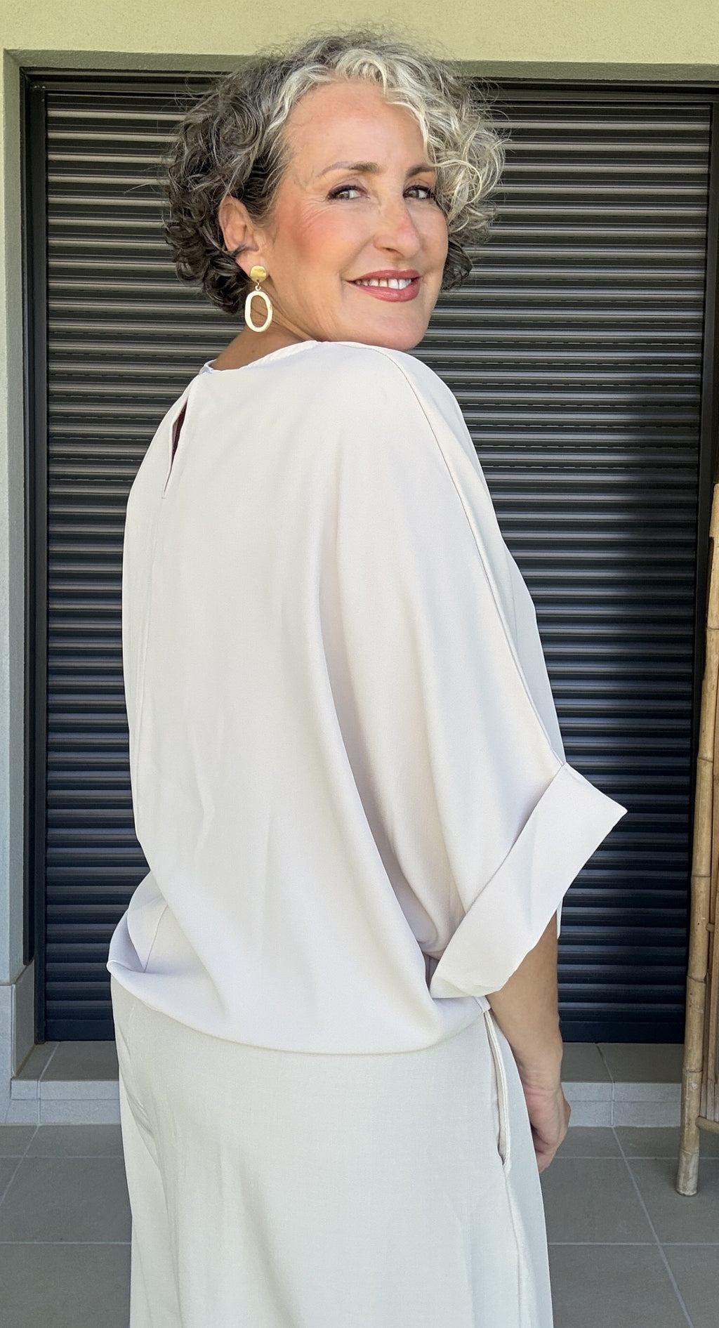 Blusa Oversize Crema con Pinzas