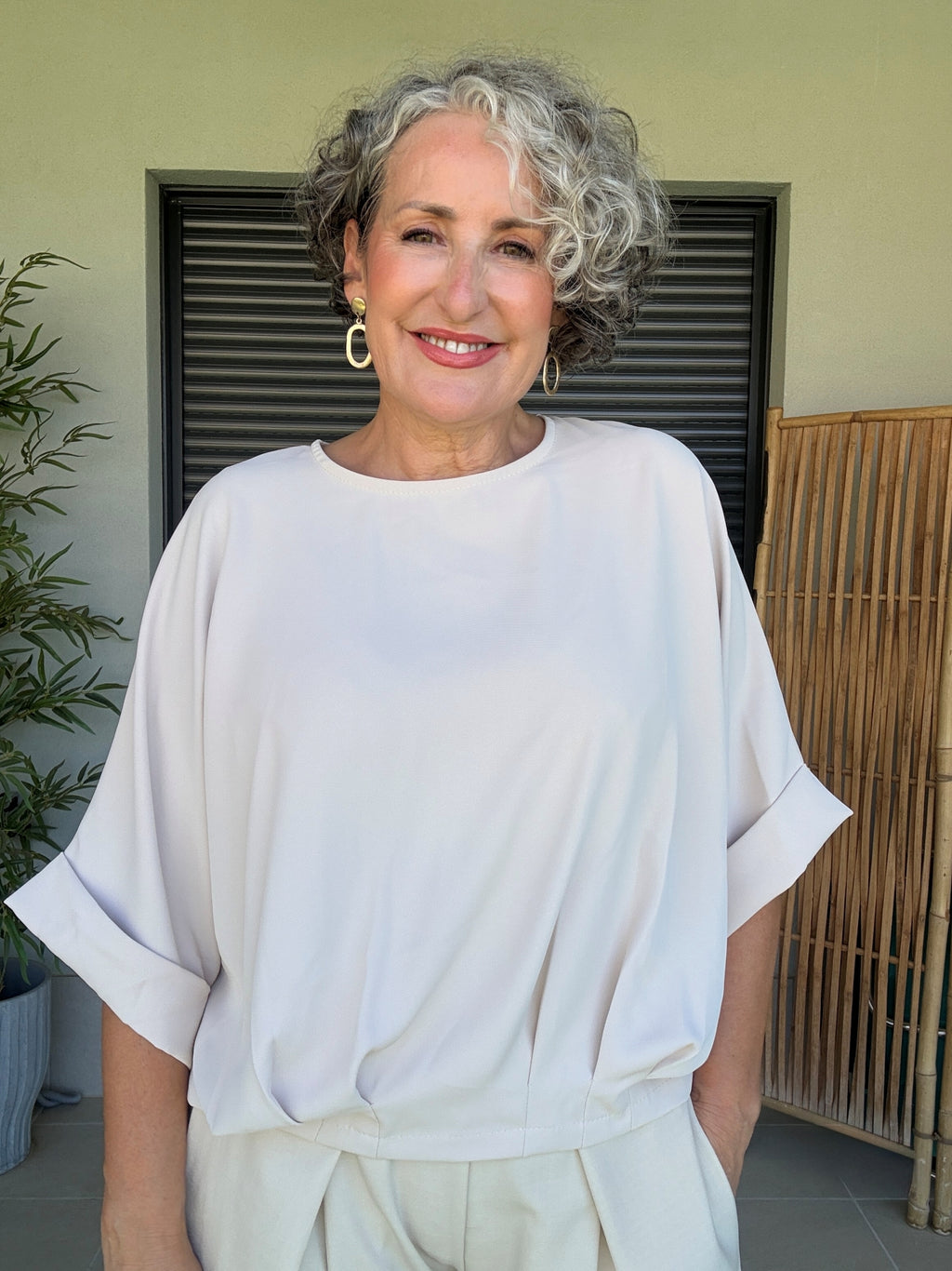 Blusa Oversize Crema con Pinzas