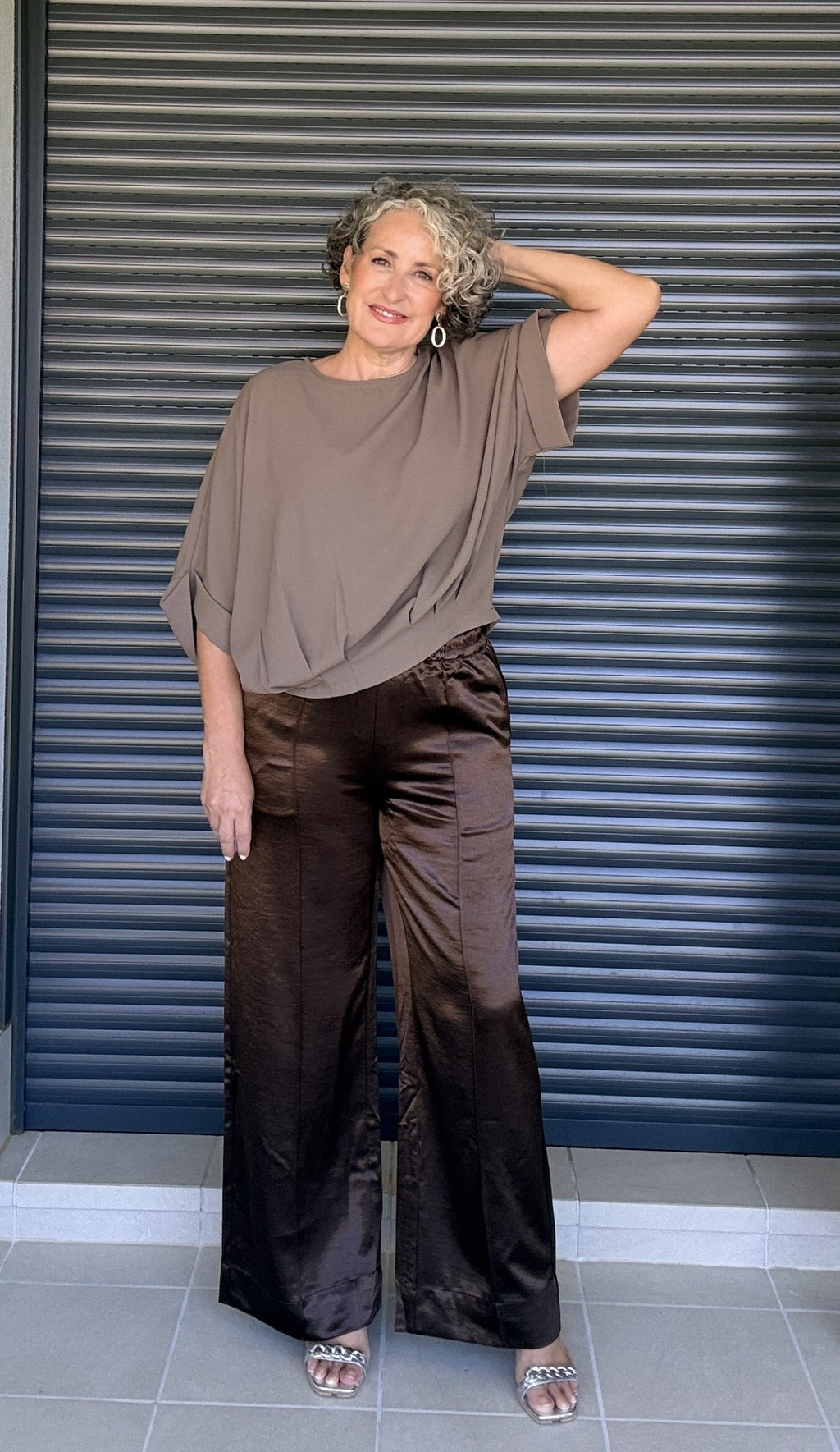 Pantalón Satinado Chocolate con Lazo
