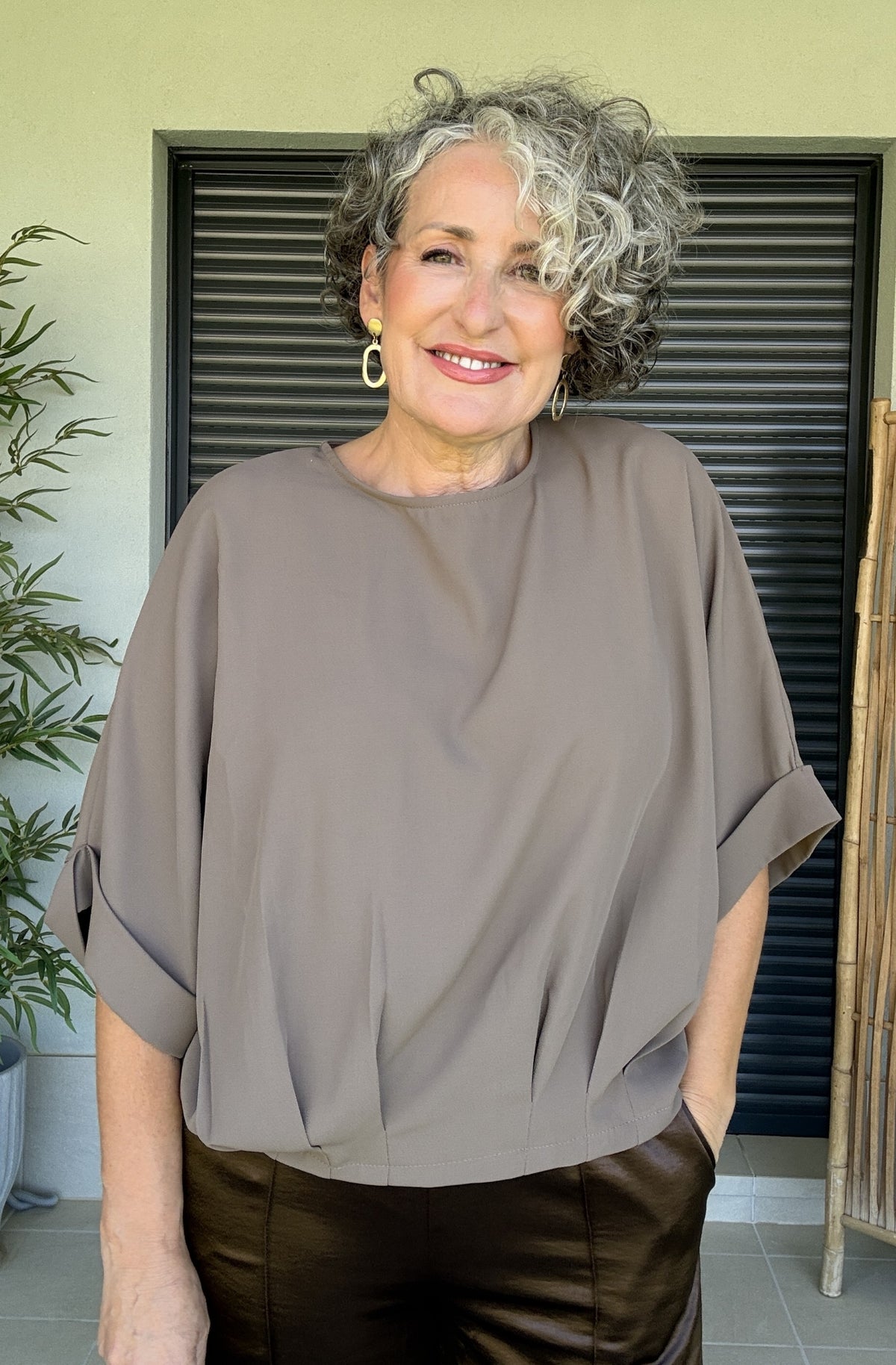 Blusa Oversize Taupe con Pinzas