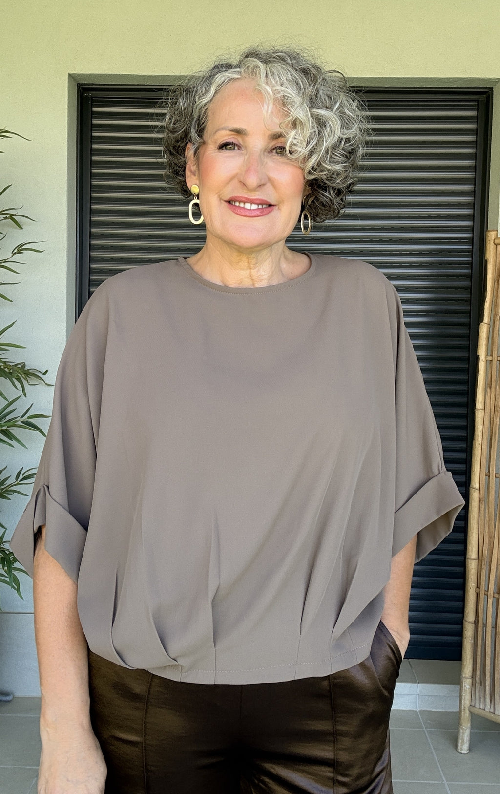 Blusa Oversize Taupe con Pinzas