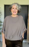 Blusa Oversize Taupe con Pinzas