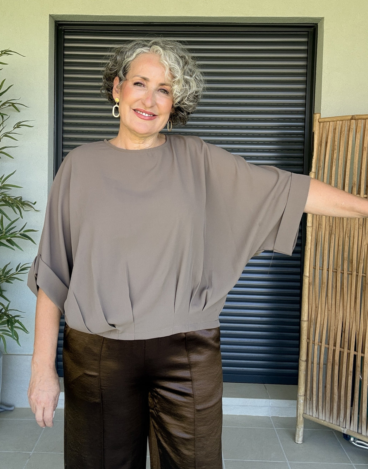 Blusa Oversize Taupe con Pinzas