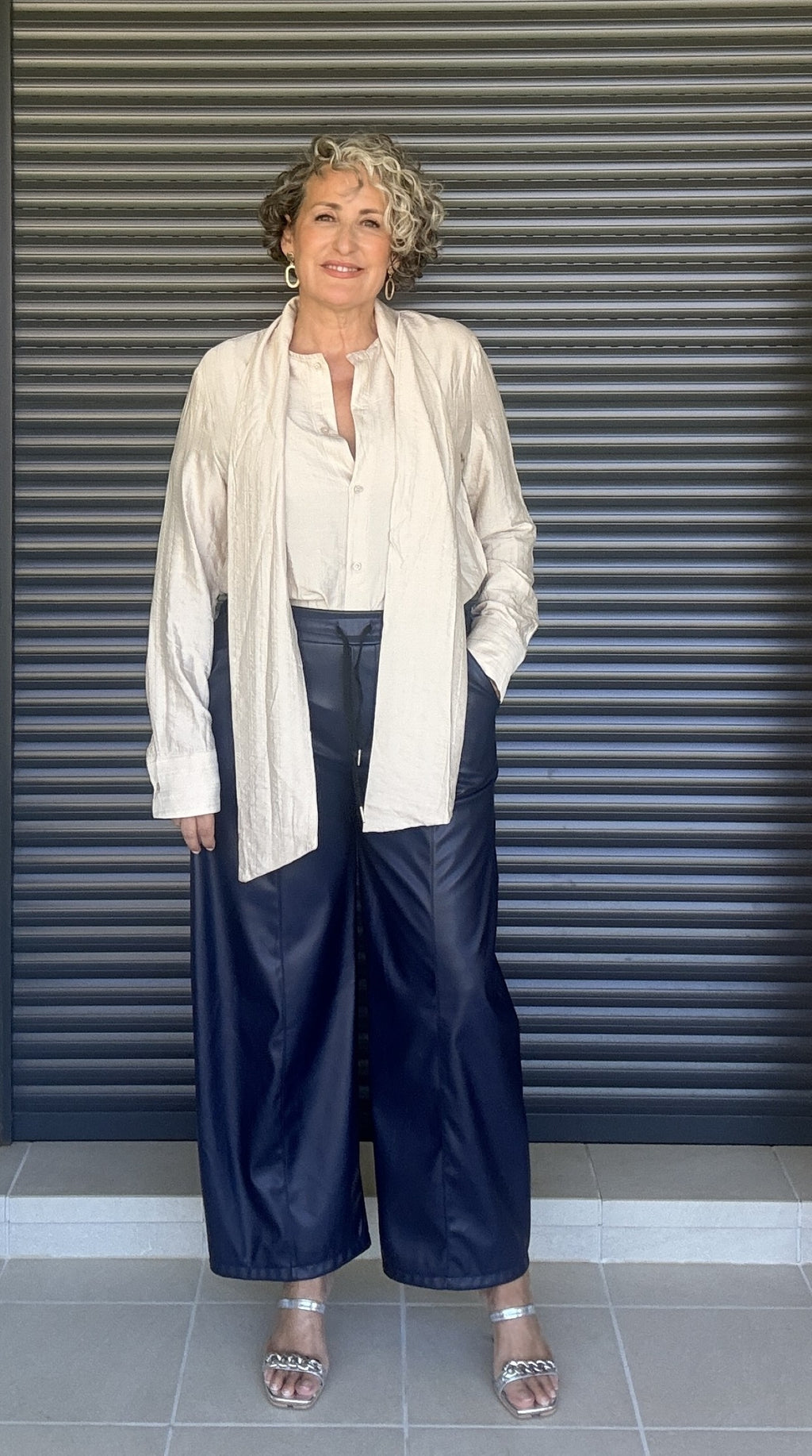 Blusa Beige con Lazo Multiposición