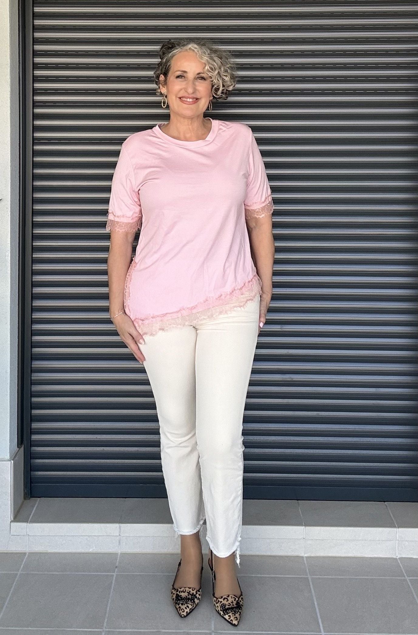 Camiseta Rosa Cuello Caja con Encaje