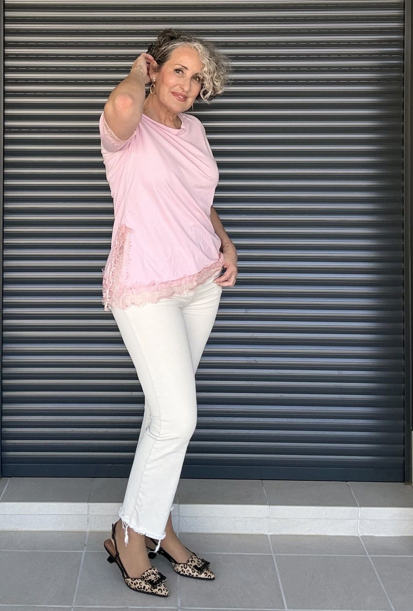 Camiseta Rosa Cuello Caja con Encaje