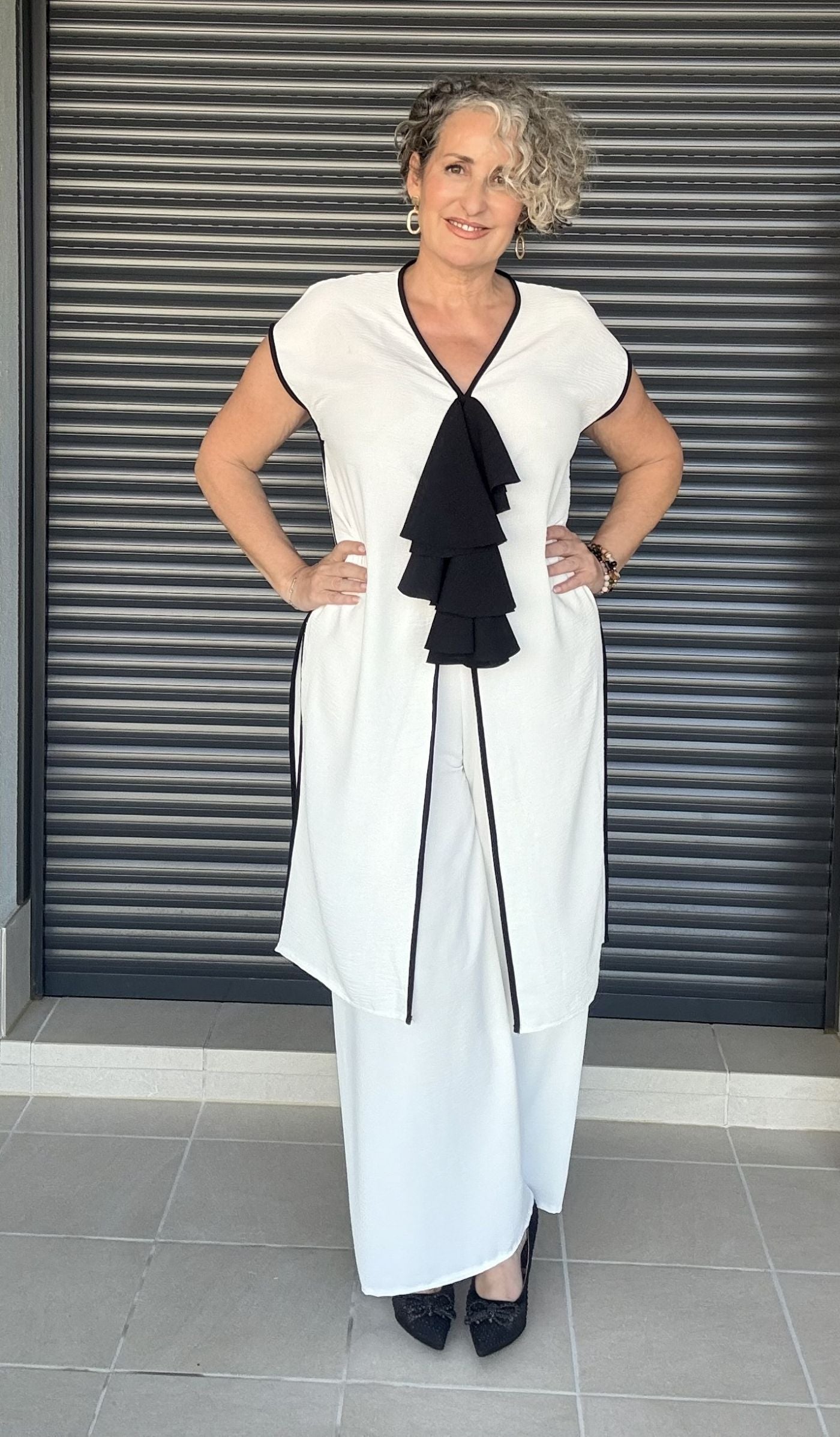 Conjunto Palazzo Blanco con Detalles Negros