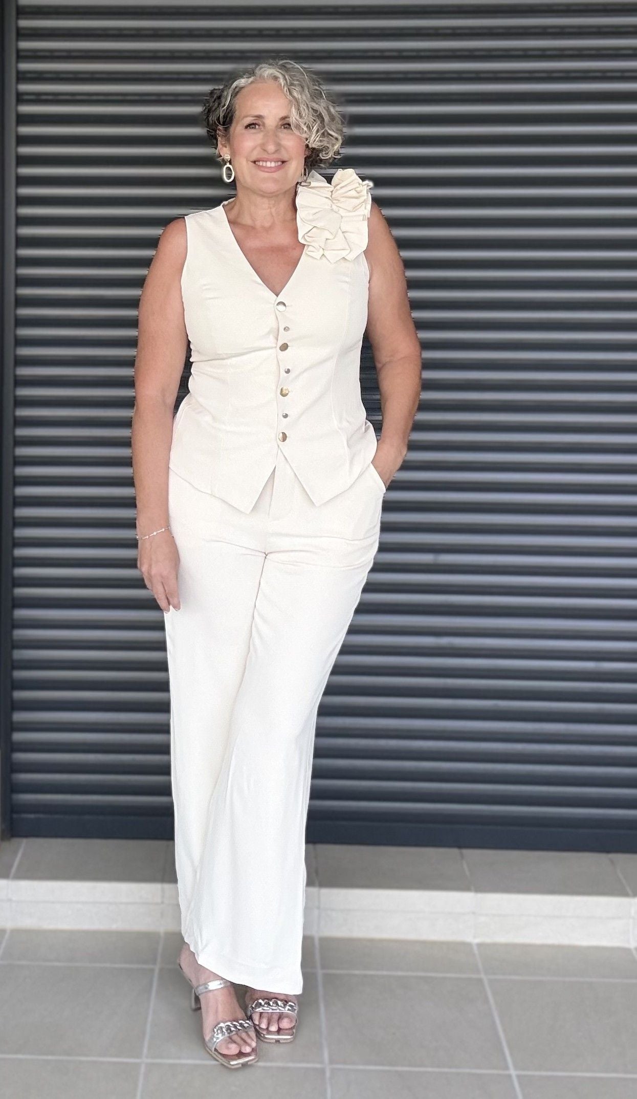 Conjunto Dos Piezas Chaleco y Pantalón Beige