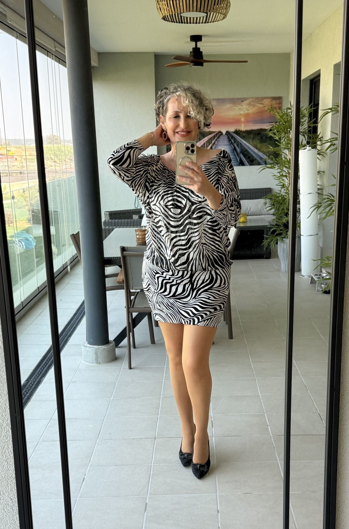 Vestido Animal Print Negro Bimatérial con Detalles Dorados