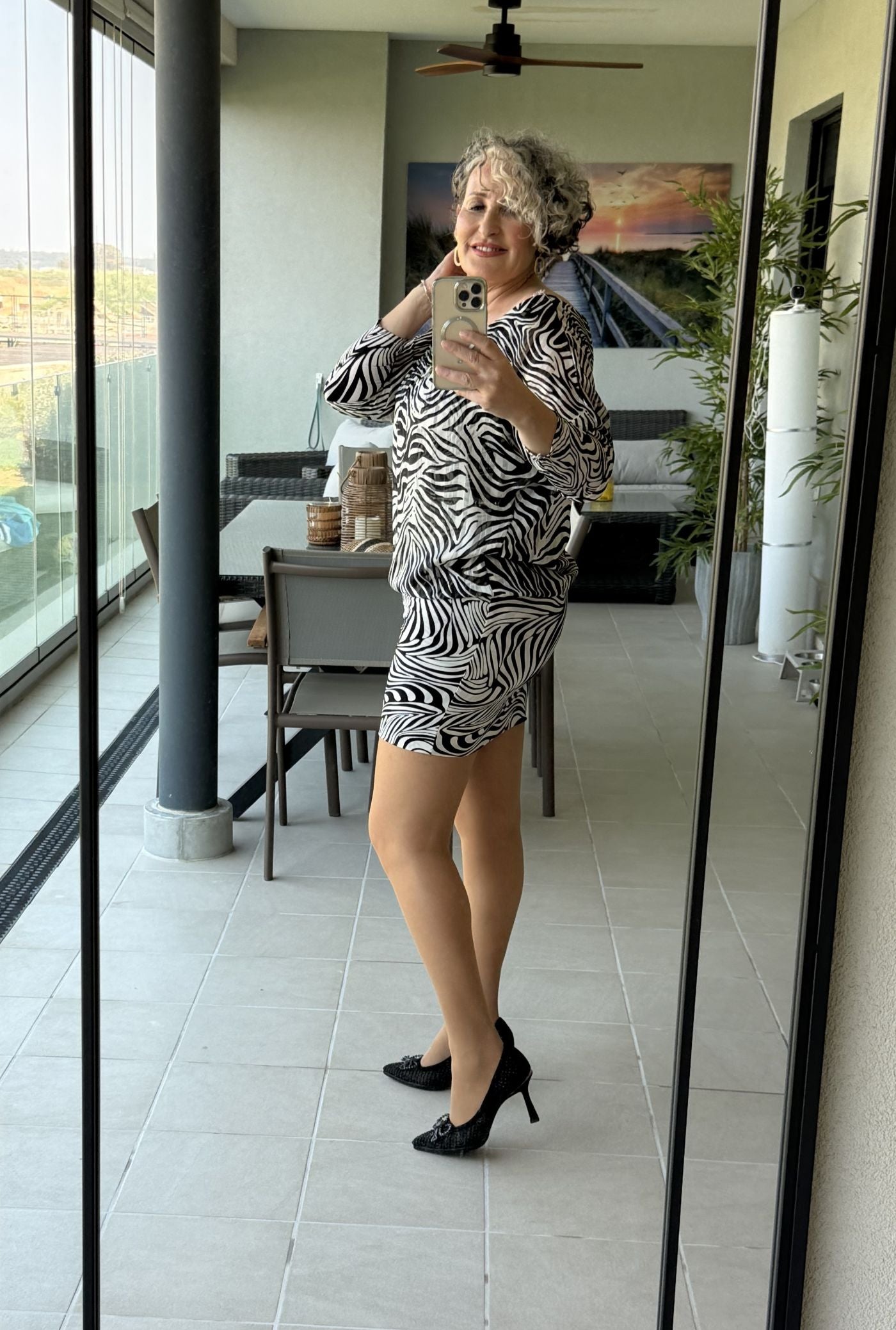 Vestido Animal Print Negro Bimatérial con Detalles Dorados