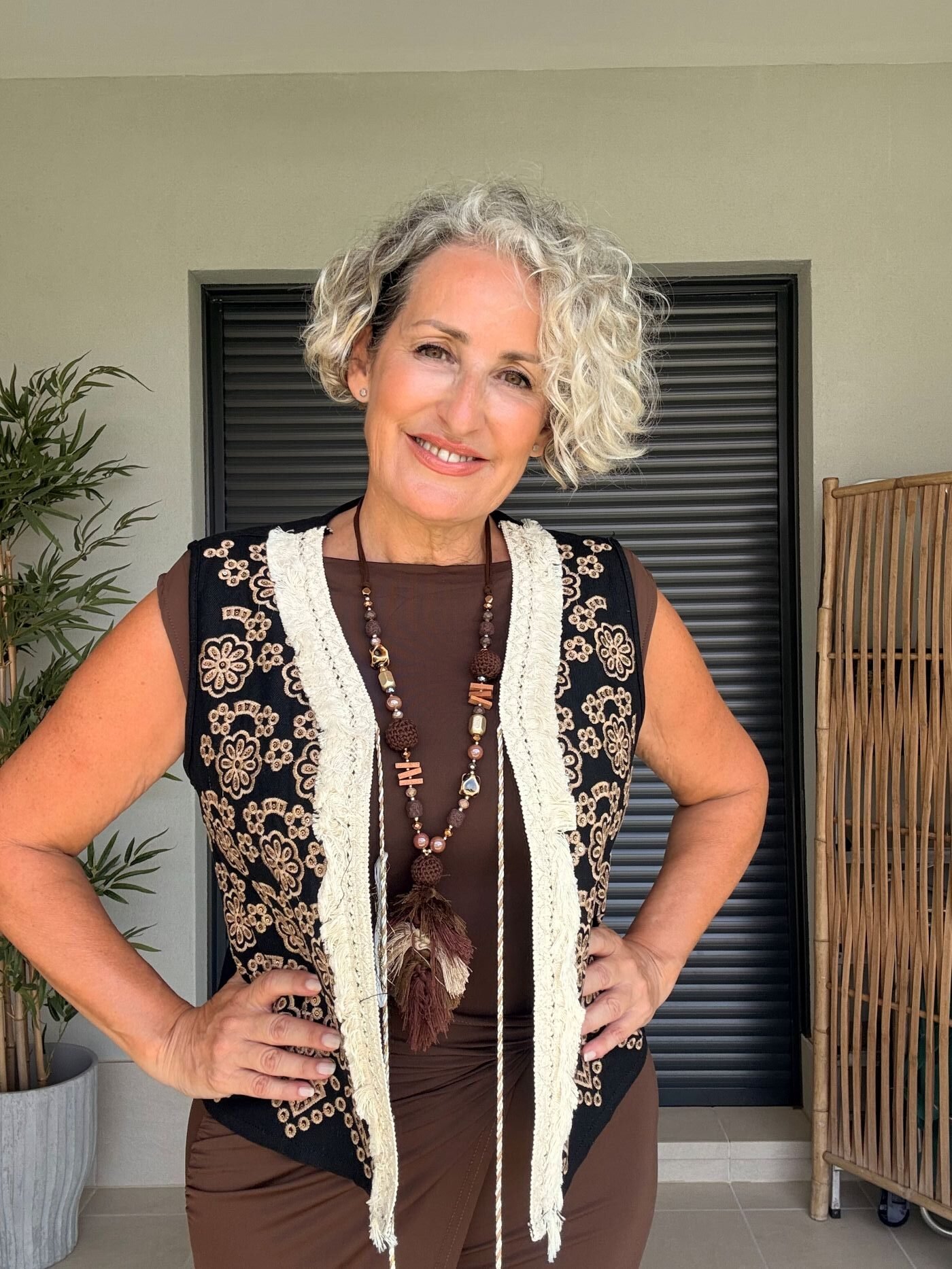 Chalequillo Negro Bordado