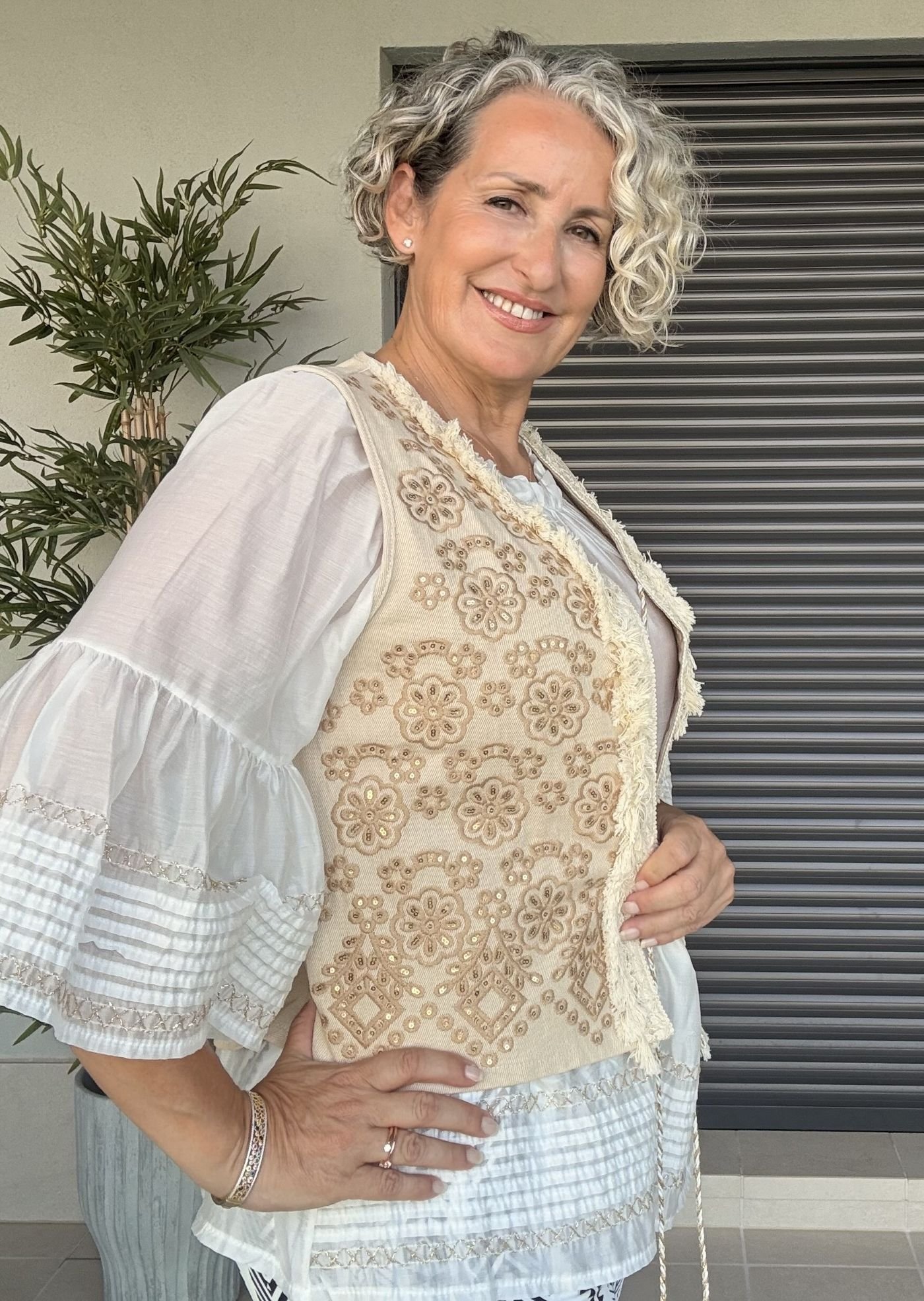 Chalequillo Camel Bordado