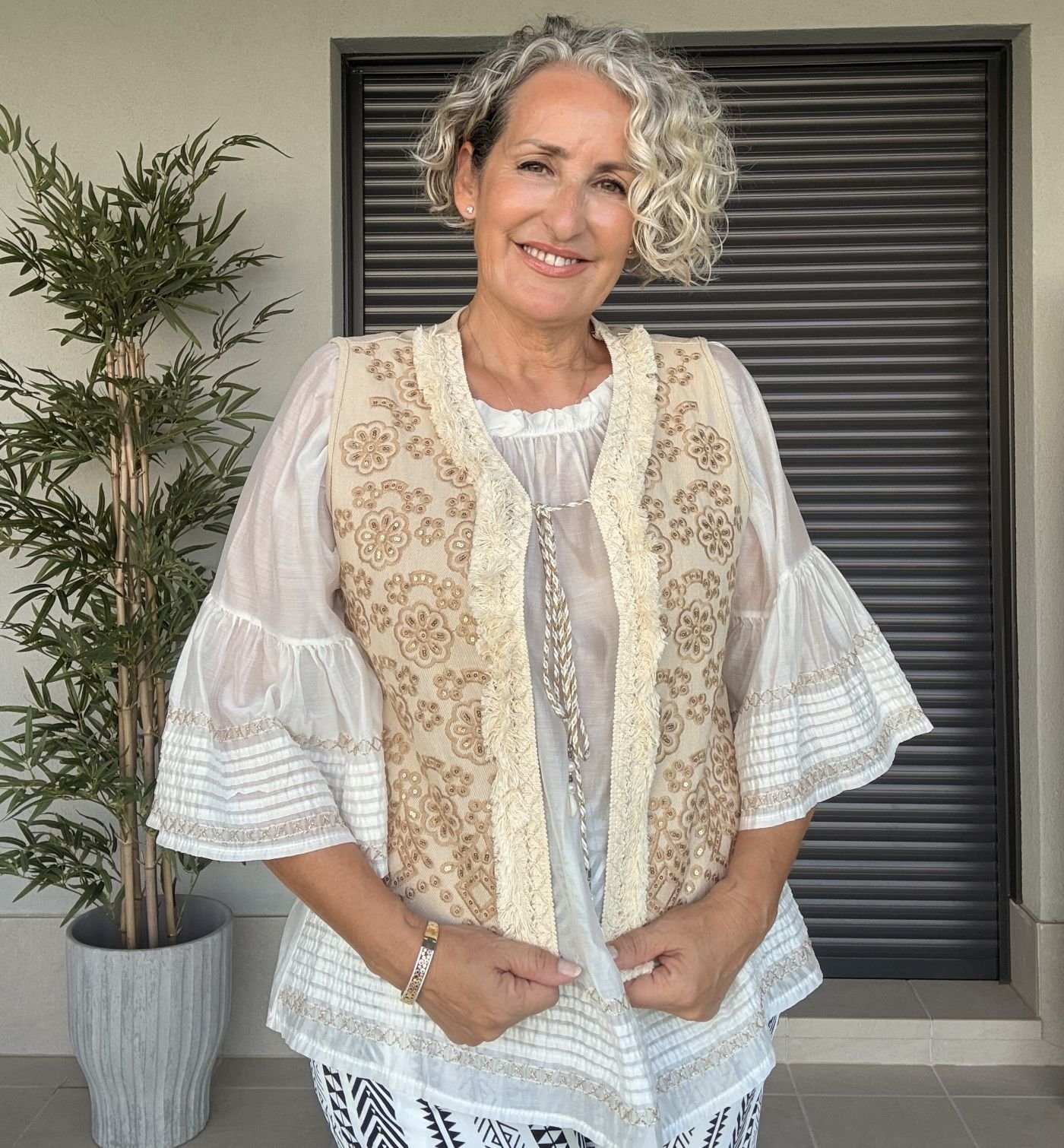 Chalequillo Camel Bordado