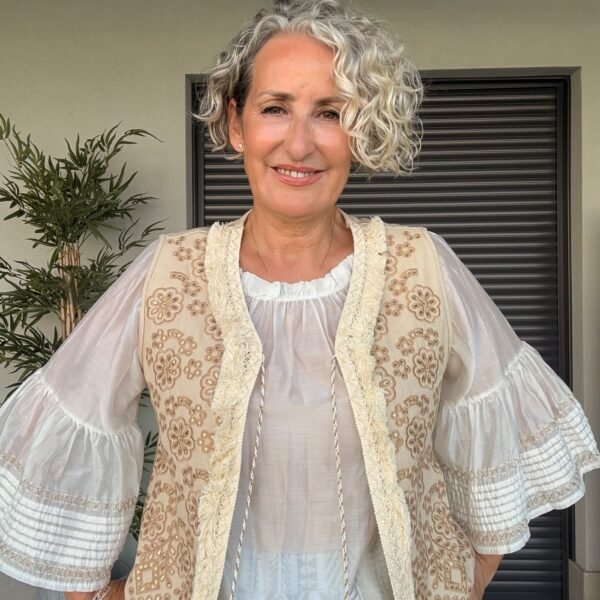 Chalequillo Camel Bordado