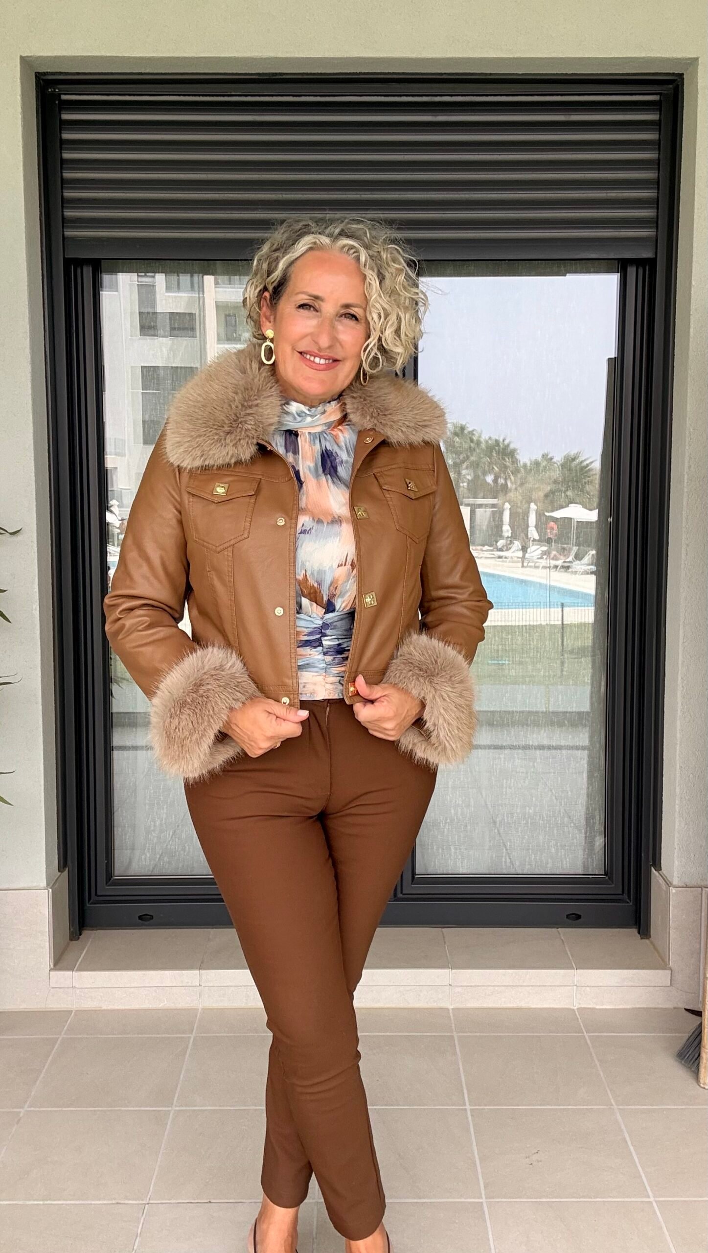 Chaqueta Marrón Bella Desmontable - Imagen 2