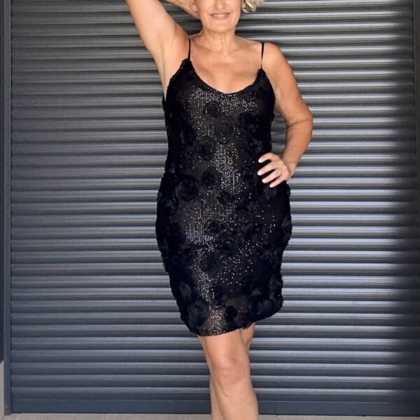 Vestido Negro Invitada