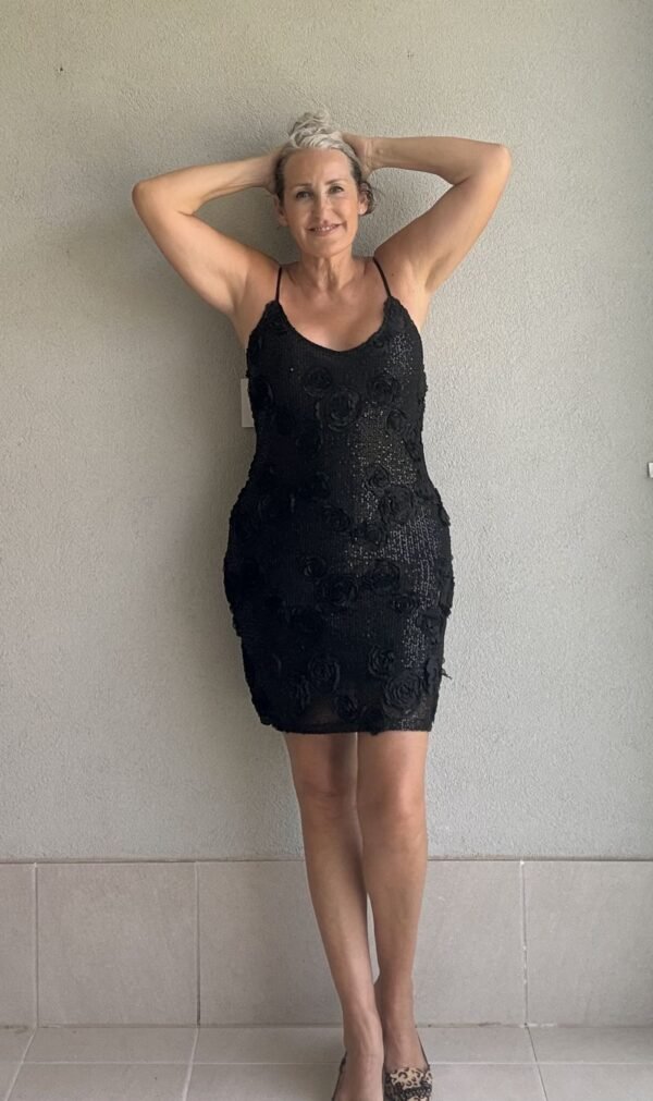 Vestido Negro Invitada