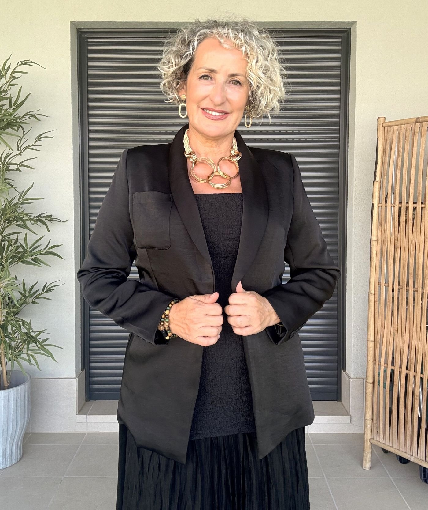 Blazer negra satinada