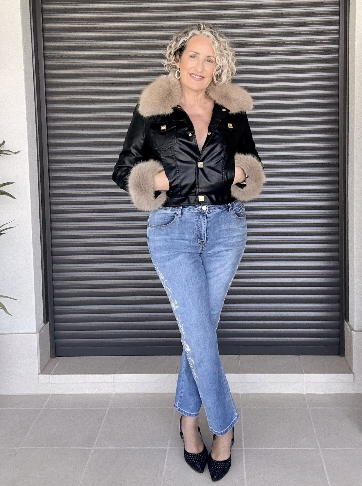 Chaqueta negra bella desmontable