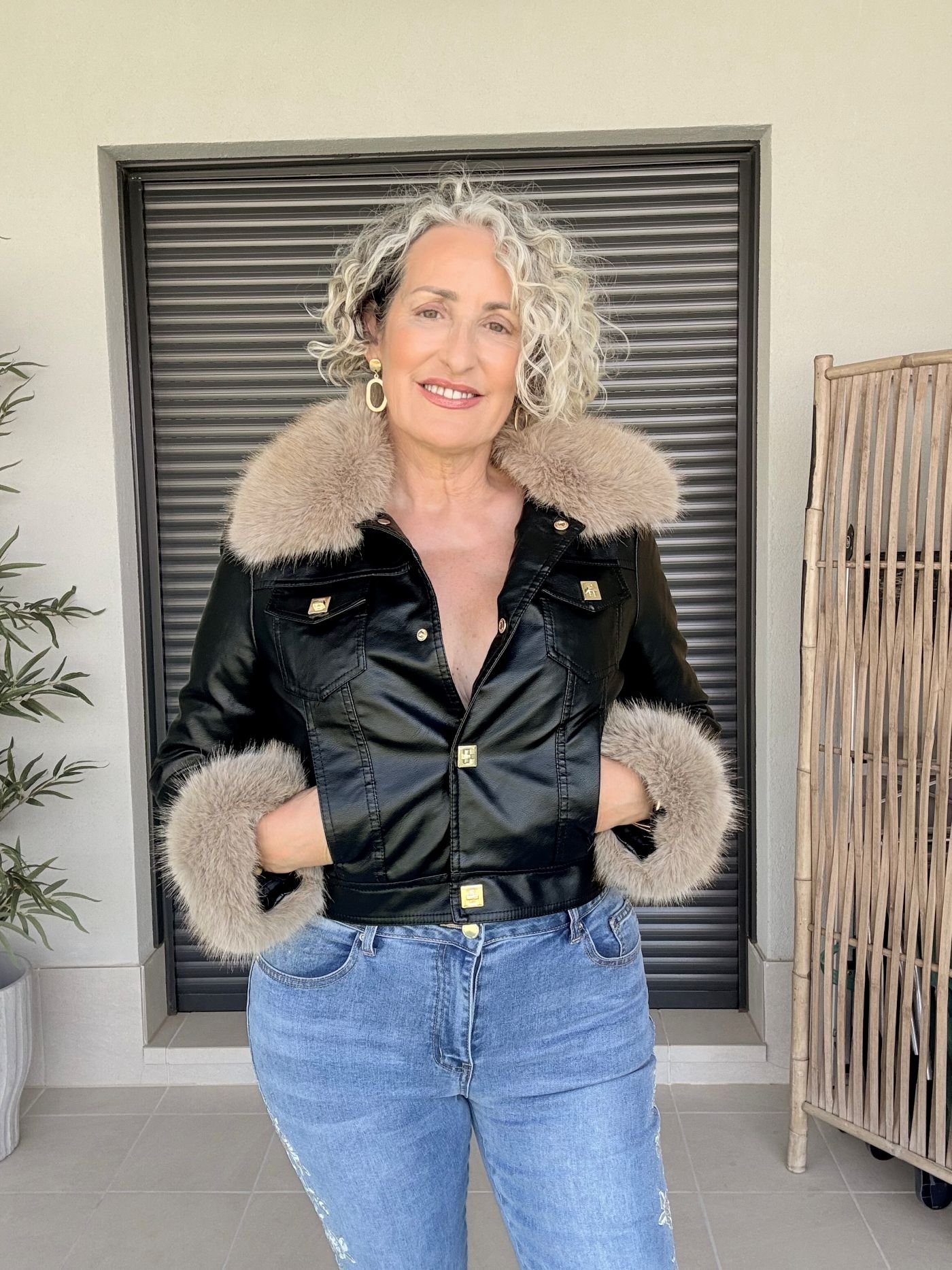 Chaqueta negra bella desmontable