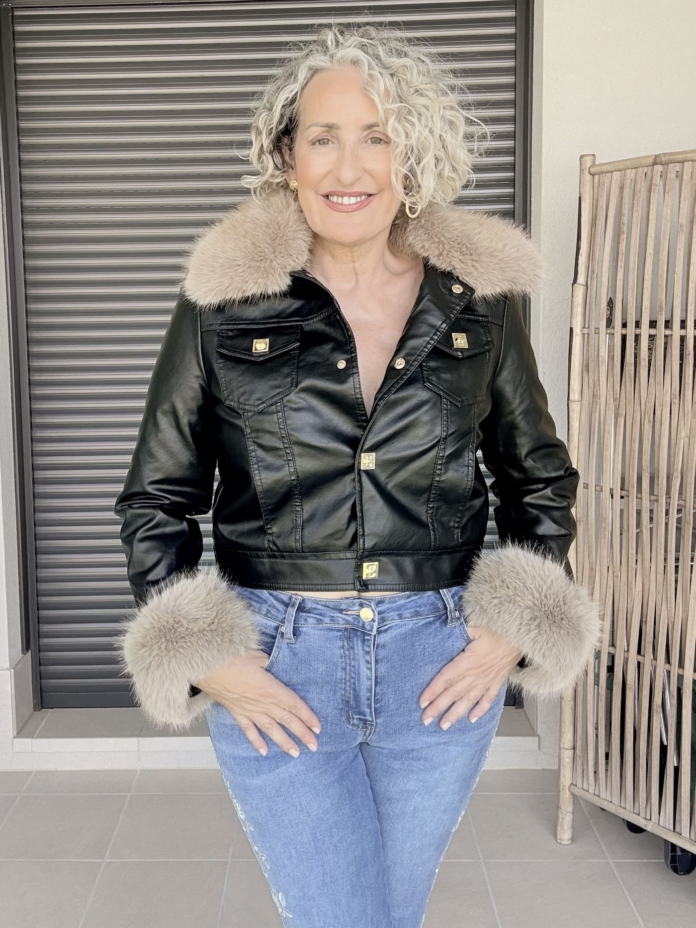 Chaqueta negra bella desmontable