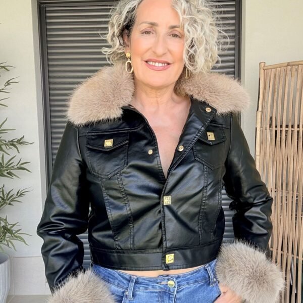 Chaqueta negra bella desmontable Chaqueta negra bella desmontable