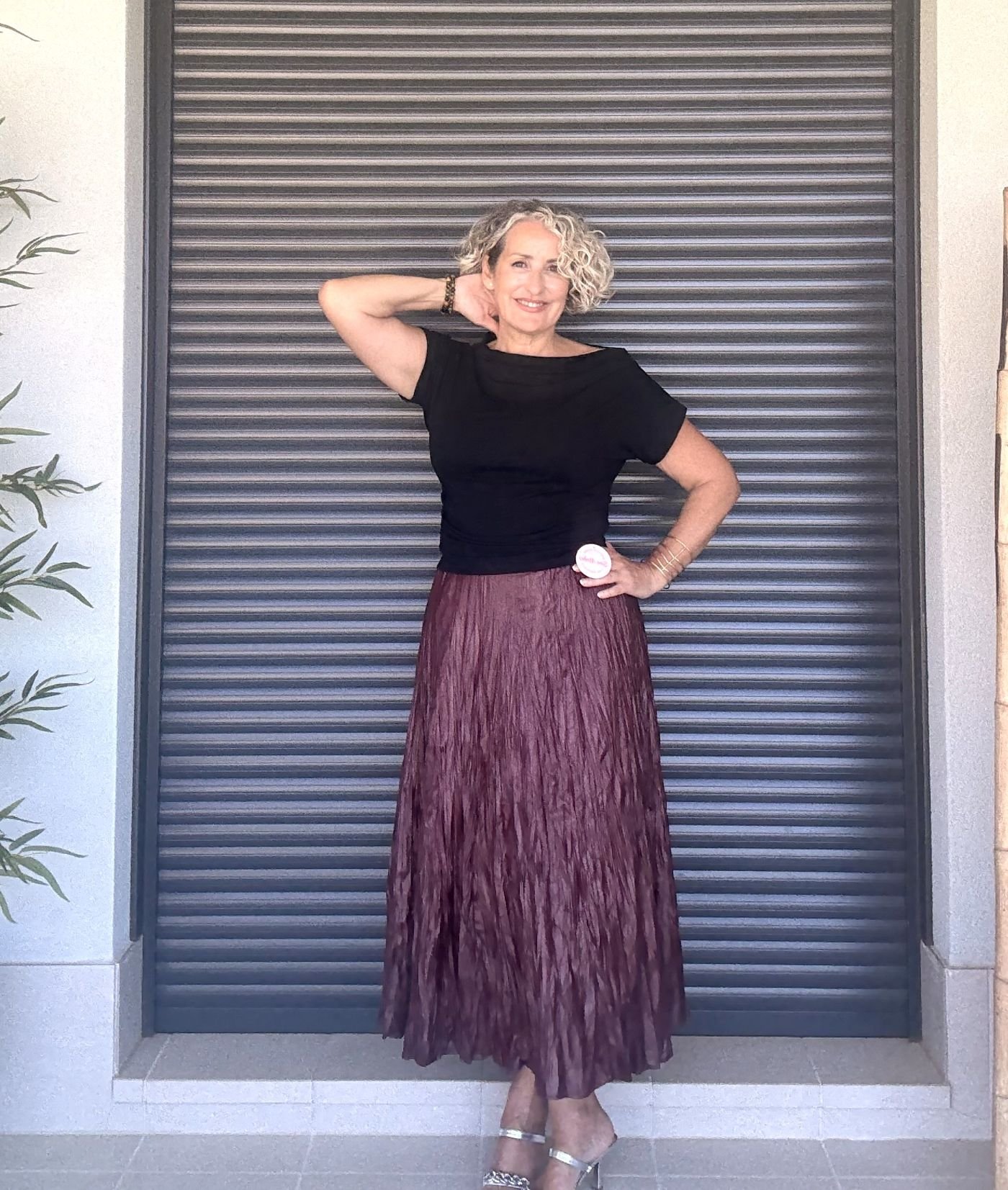 Falda efecto piel burdeos