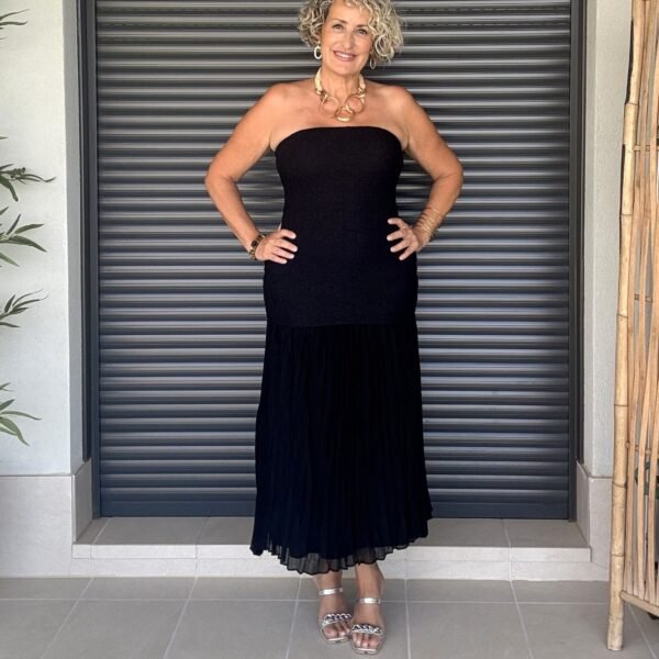 Vestido negro combinado plisado