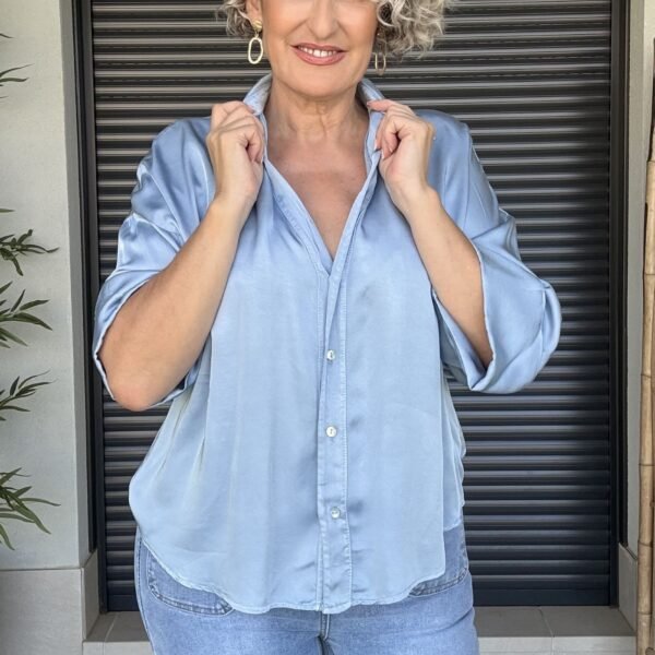 Blusa Celeste Satén Blusa Celeste Satén