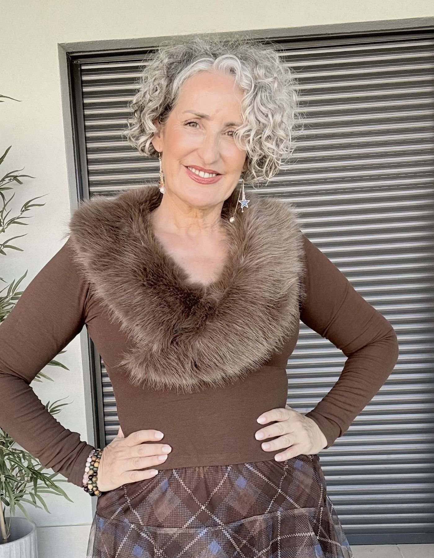 Camiseta Marrón Cuello Pelo