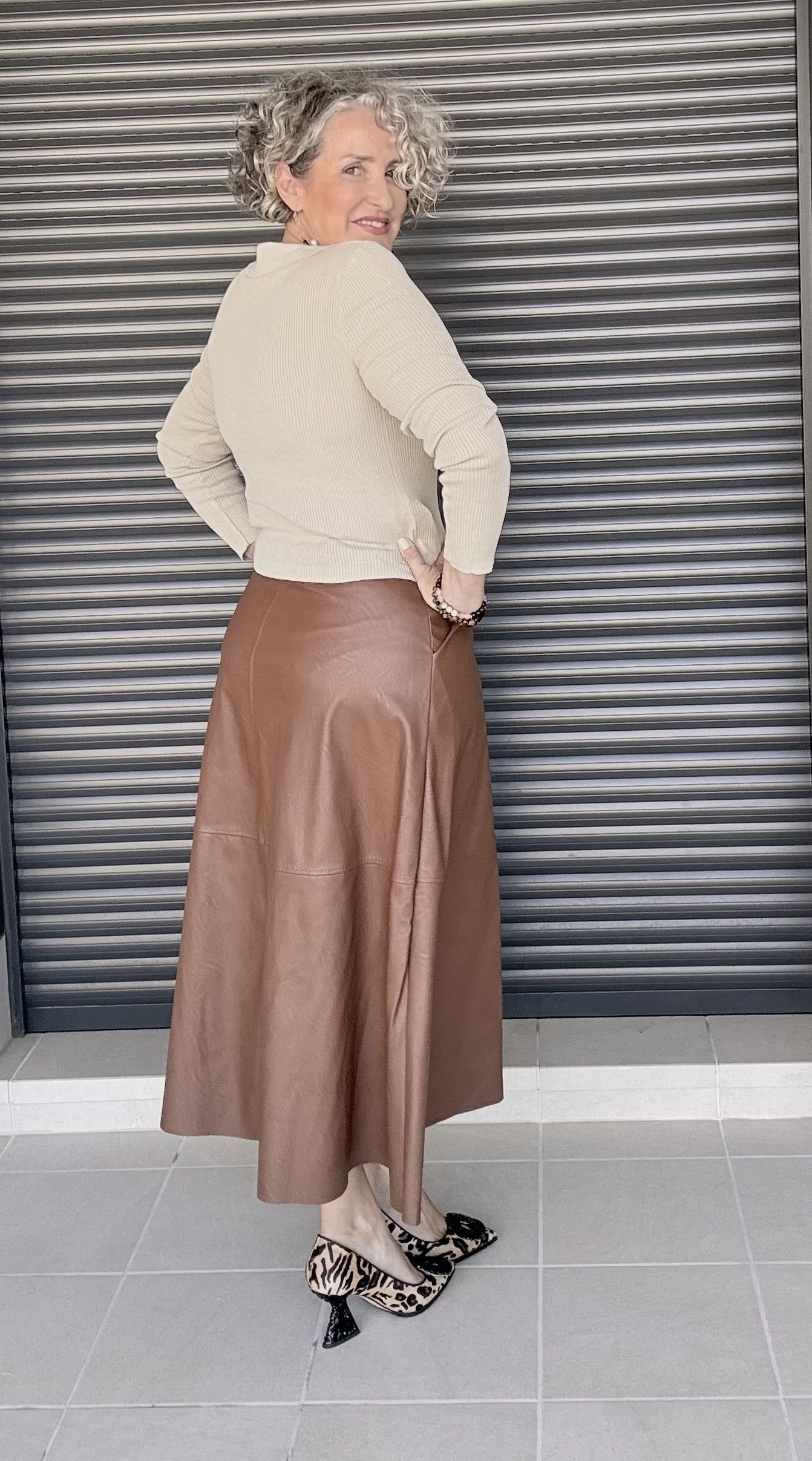 Falda Marrón Capa polipiel